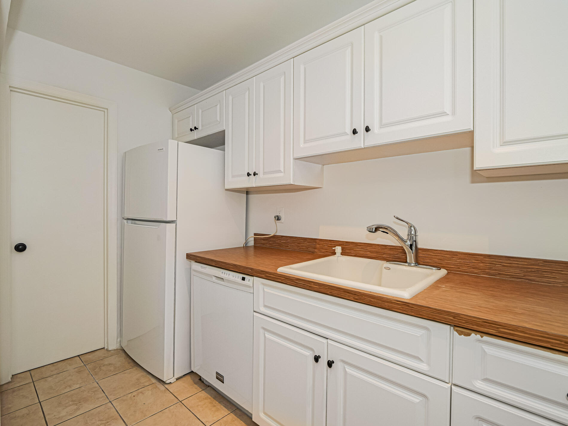 FISHERMANS VILLAGE - Residential Lease