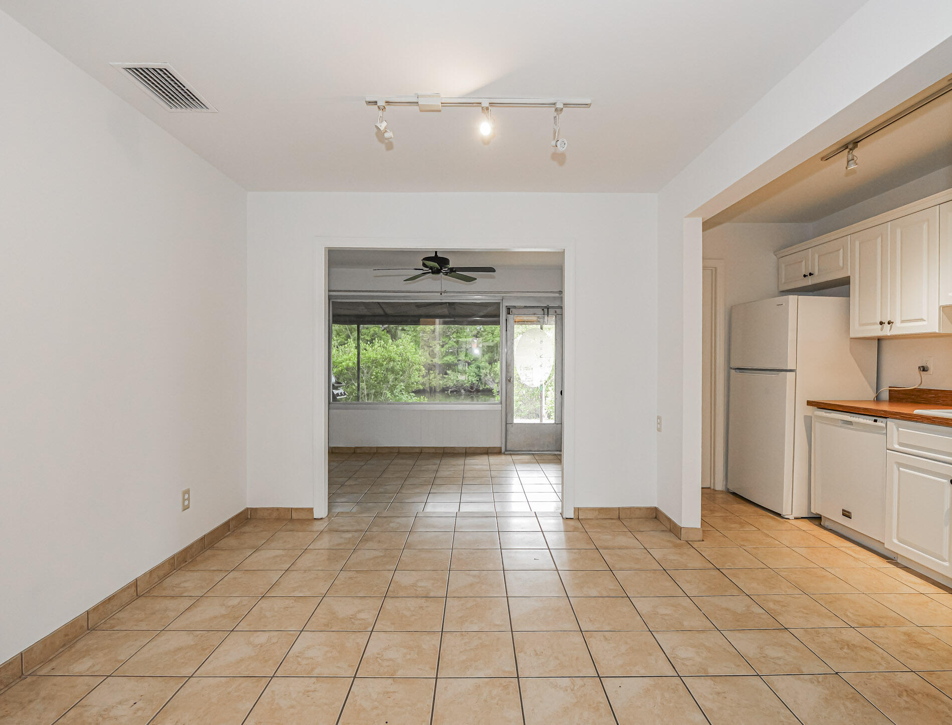 FISHERMANS VILLAGE - Residential Lease