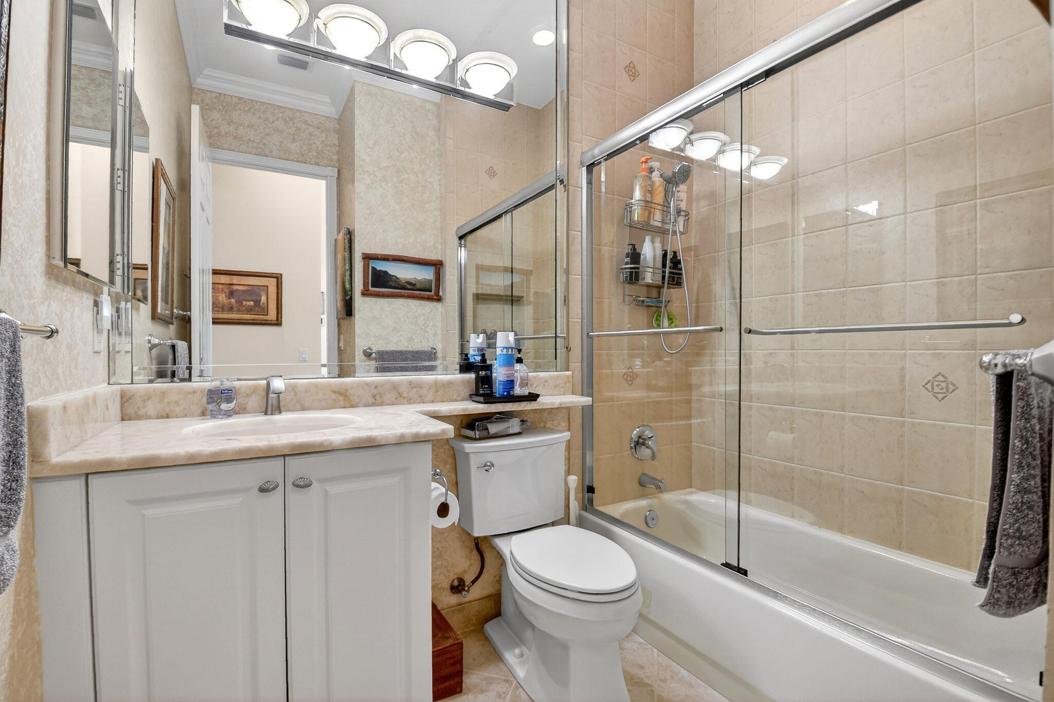 VALENCIA SHORES 3 - Residential