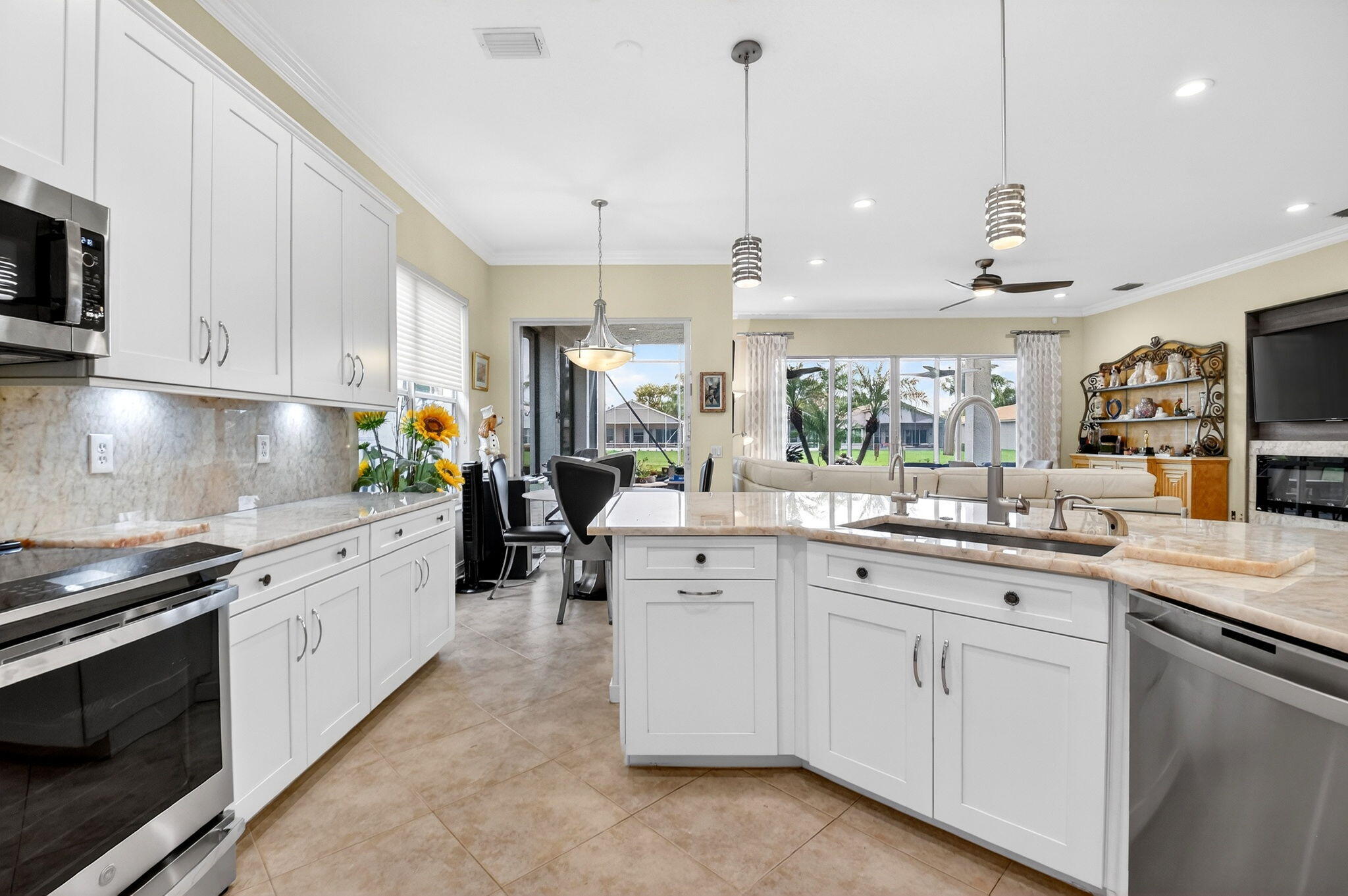 VALENCIA SHORES 3 - Residential