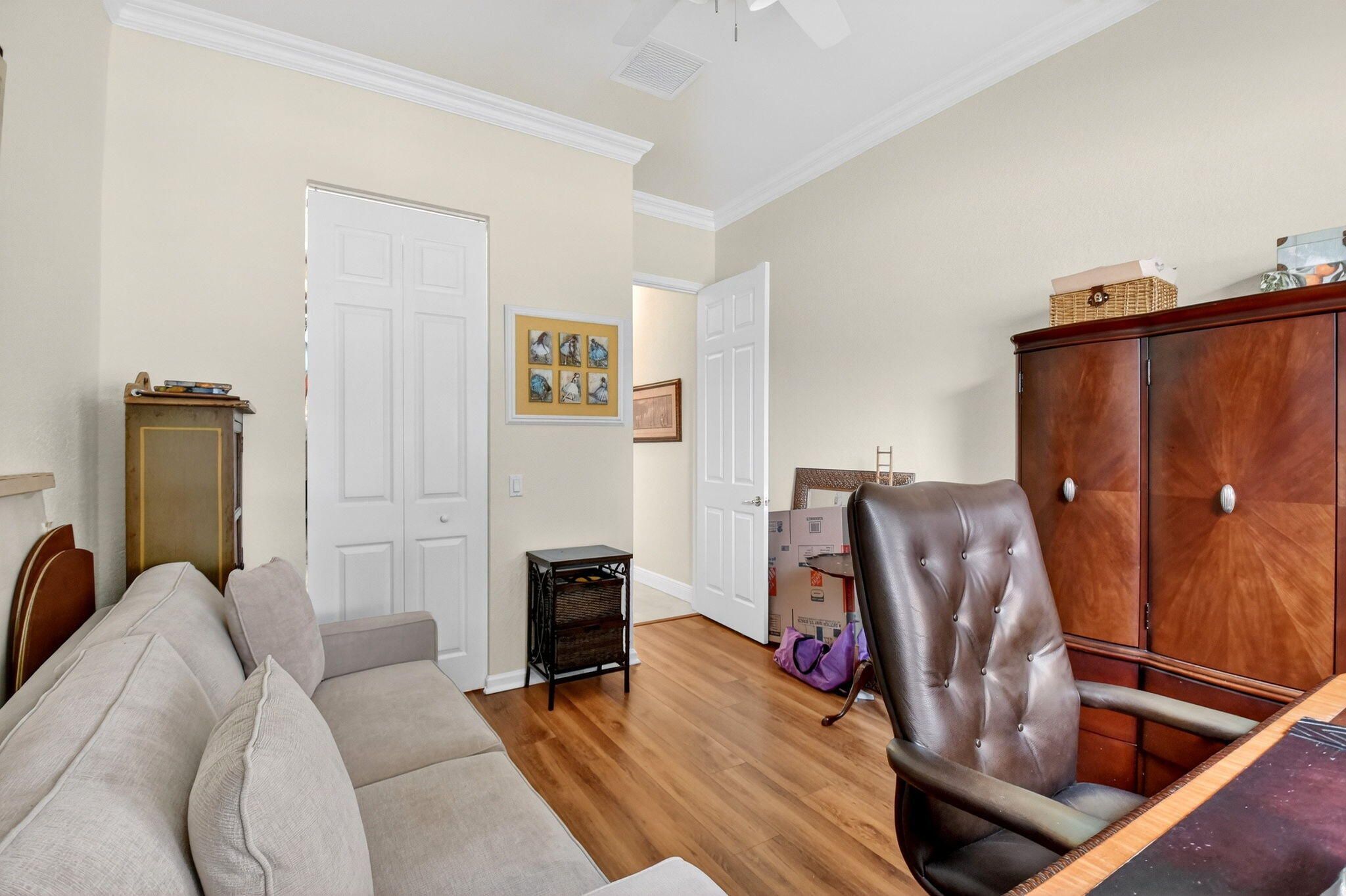 VALENCIA SHORES 3 - Residential