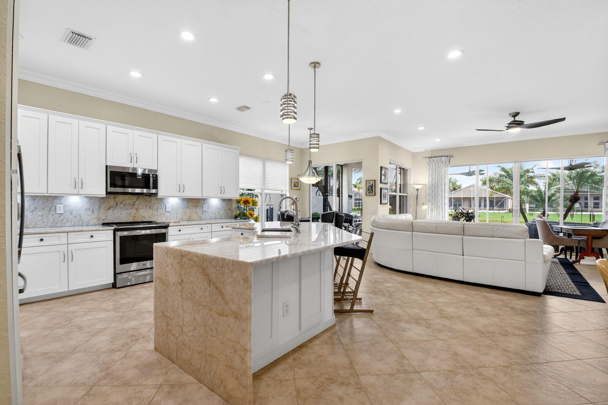 VALENCIA SHORES 3 - Residential