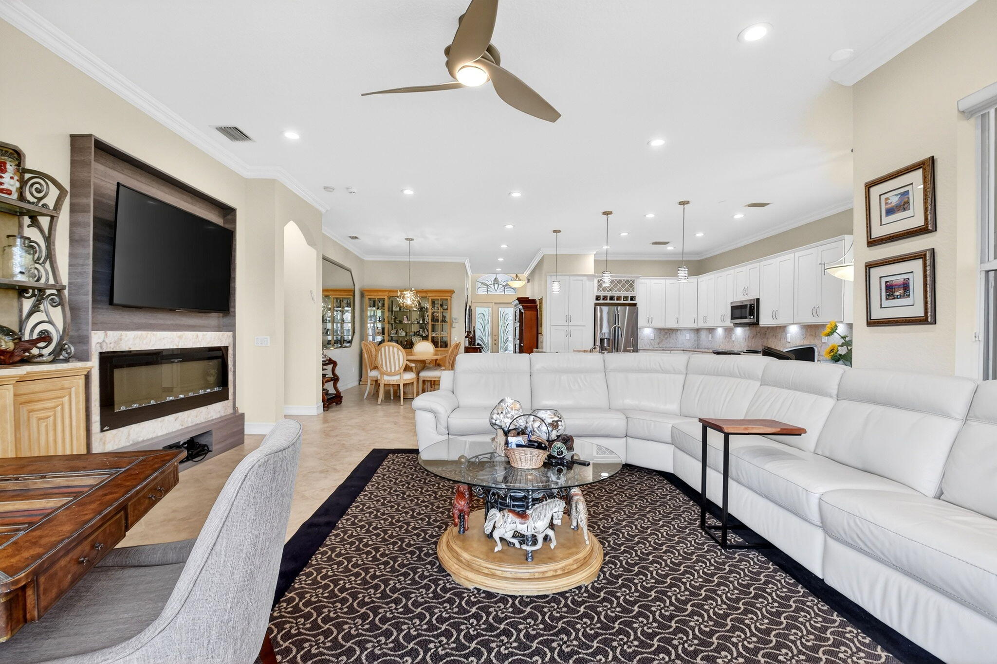 VALENCIA SHORES 3 - Residential