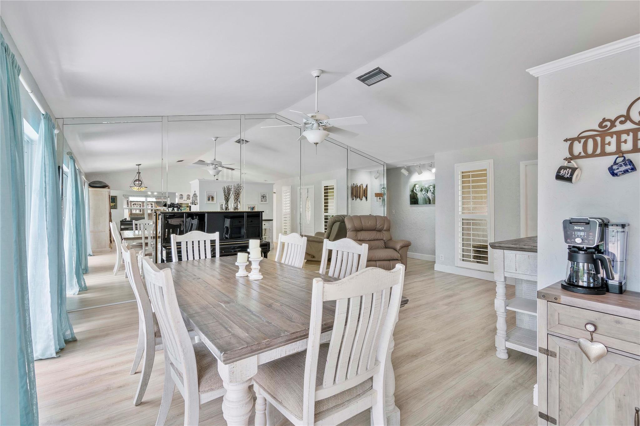 4180 NW 18th Ave, Oakland Park, FL, 33309/$579,900 3 4180 NW 18th Ave