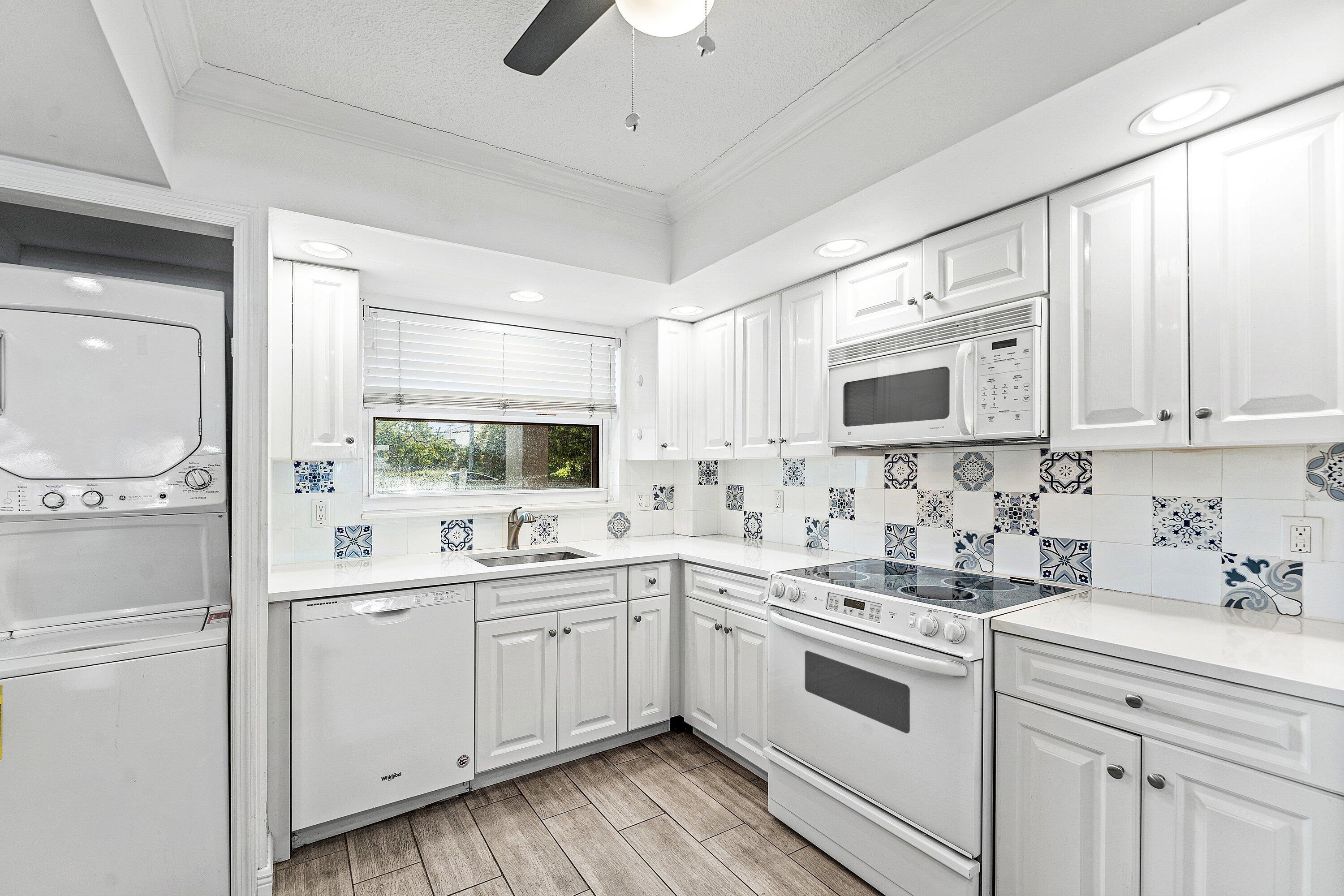 HERITAGE LANDINGS CONDO - Residential