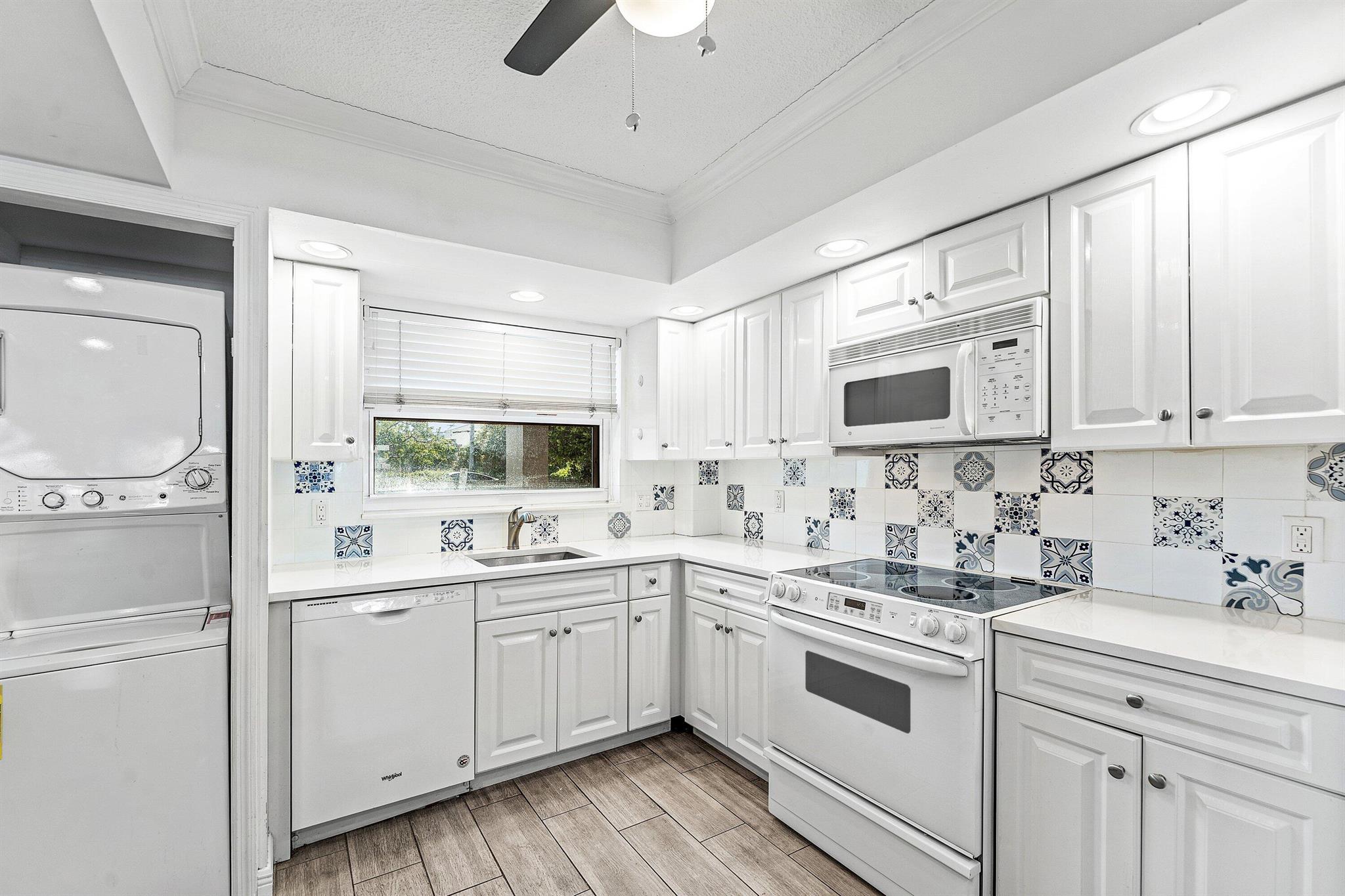 HERITAGE LANDINGS CONDO - Residential