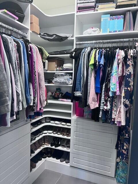 BANYAN CAY RESORT COMMUNI - Residential Lease