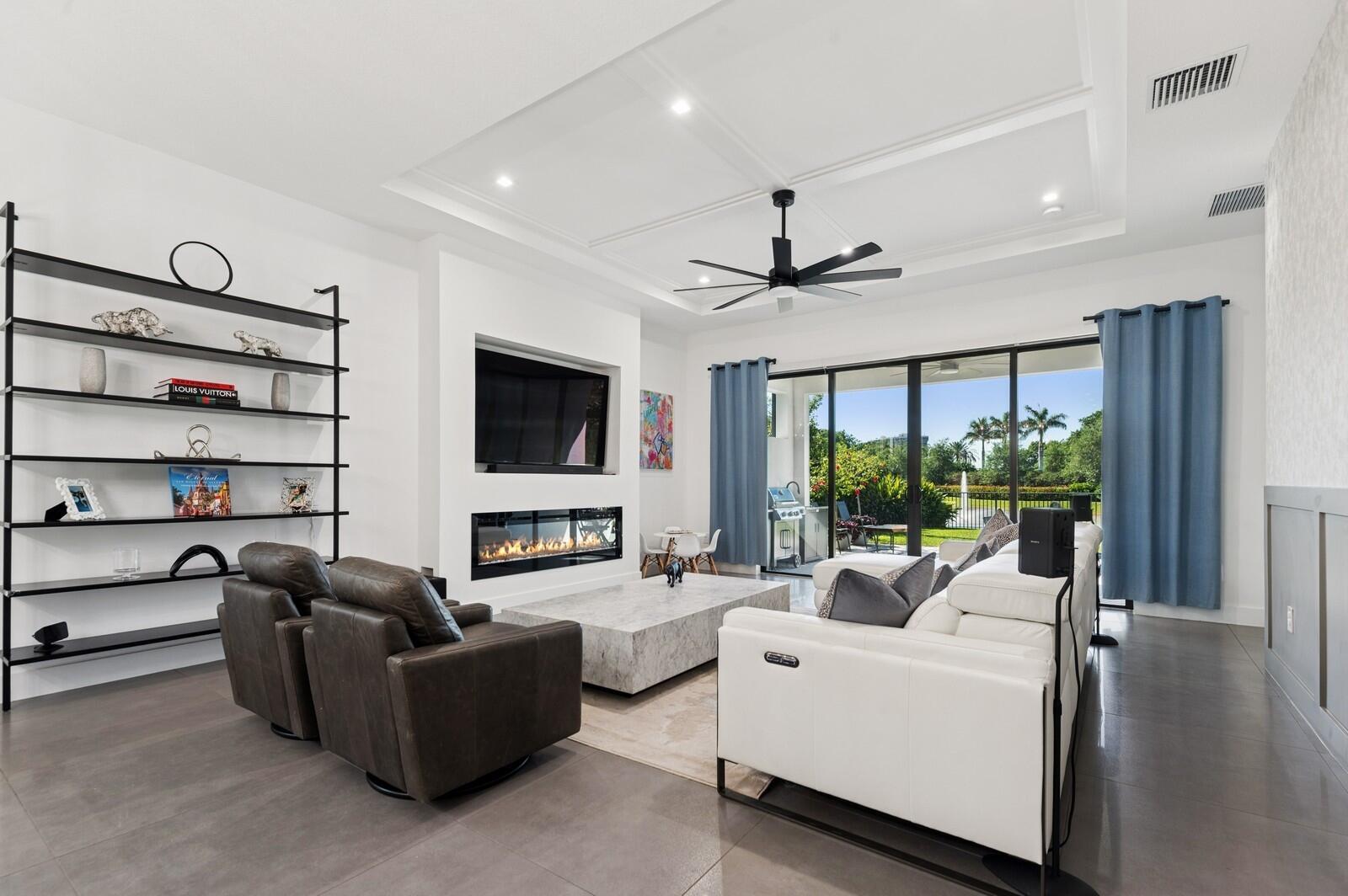 BANYAN CAY RESORT COMMUNI - Residential Lease