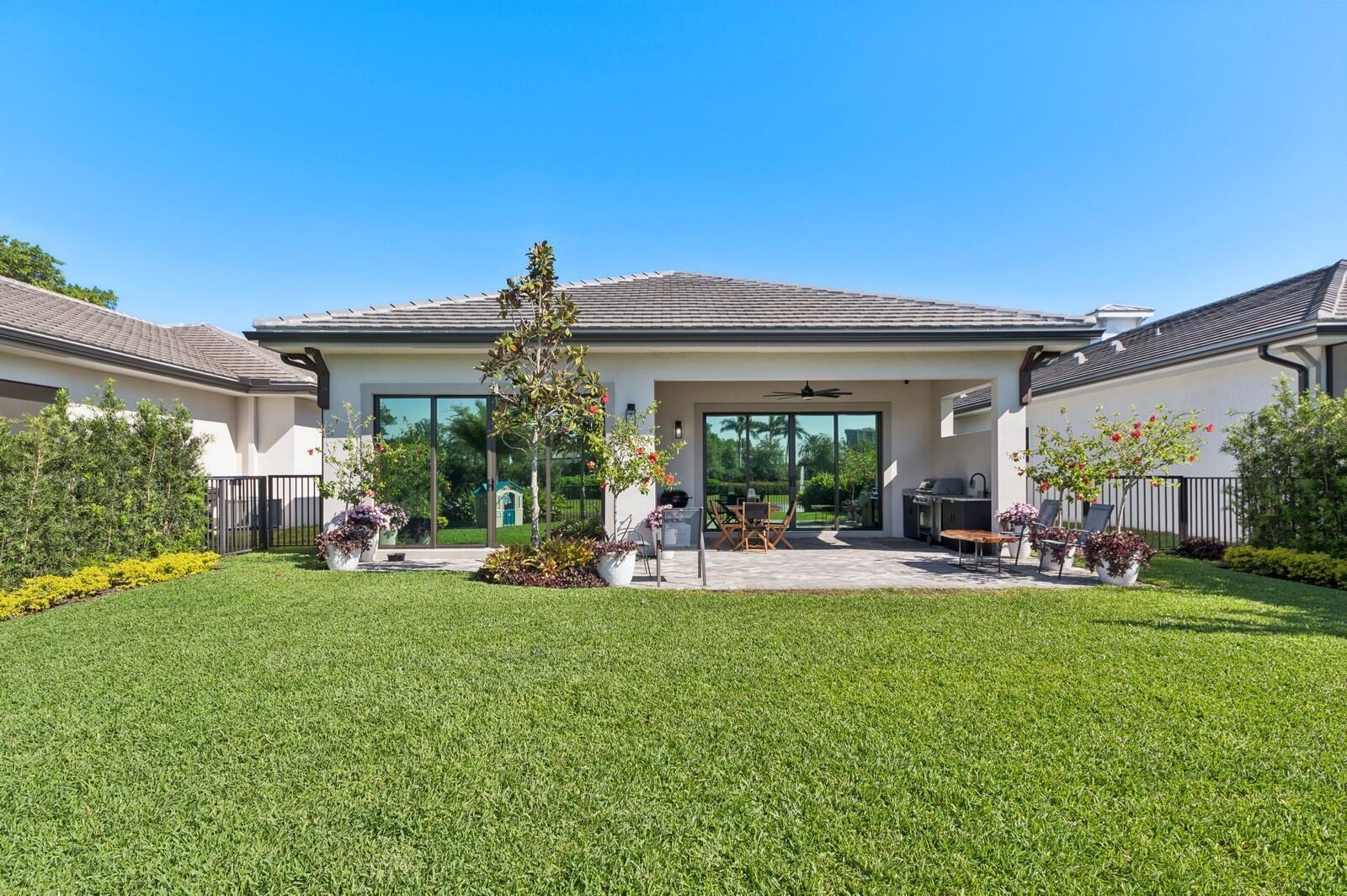 BANYAN CAY RESORT COMMUNI - Residential Lease