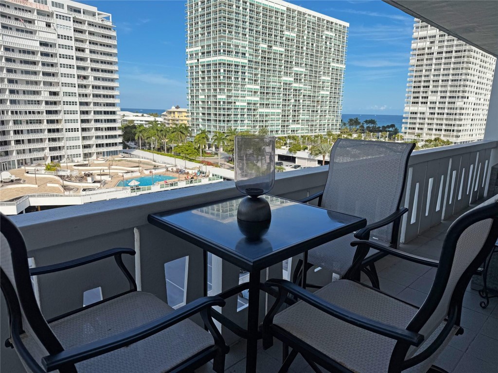 2100 S Ocean Drive 7CD