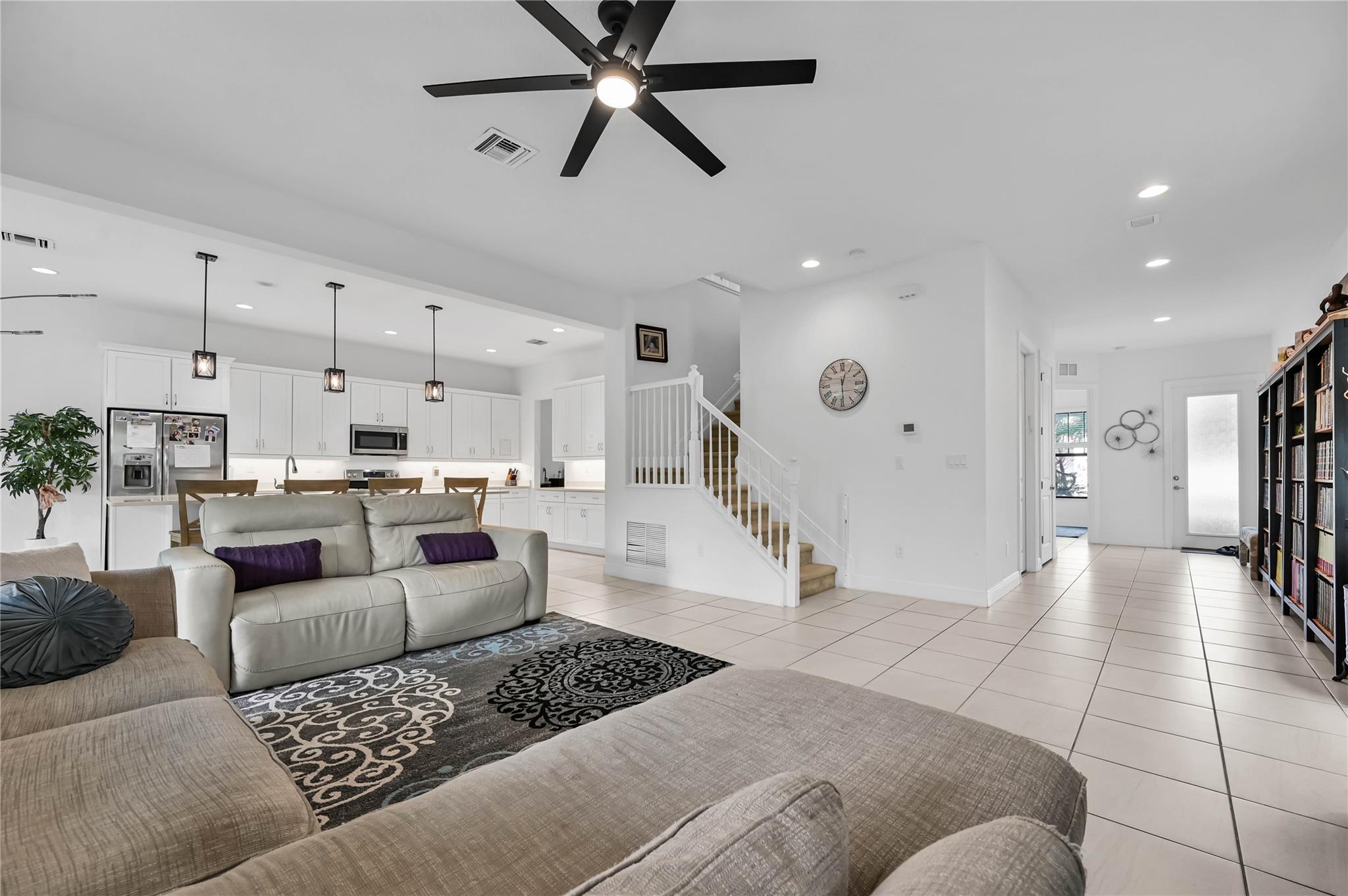 Coral Lago - Residential Lease