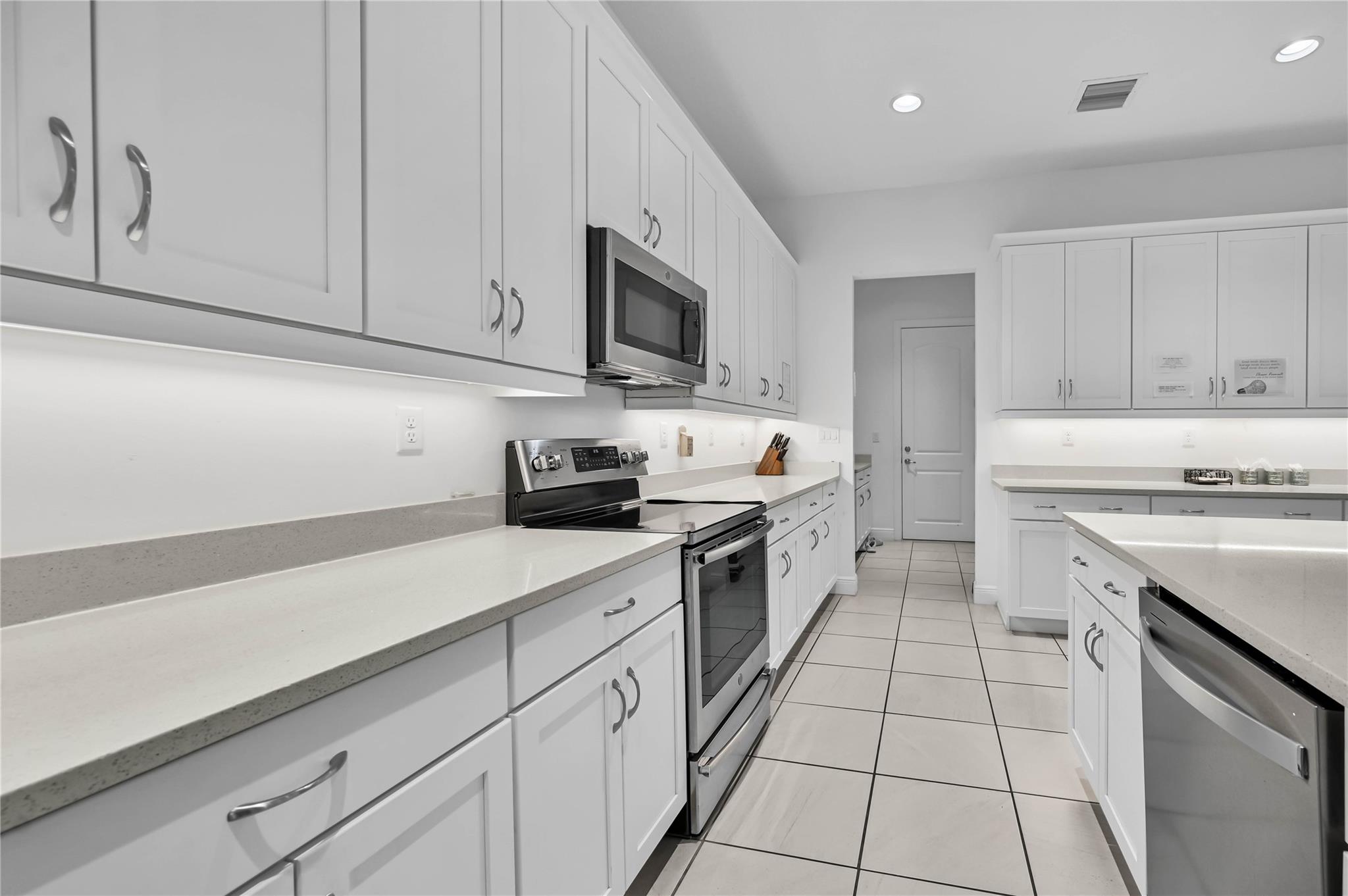 Coral Lago - Residential Lease