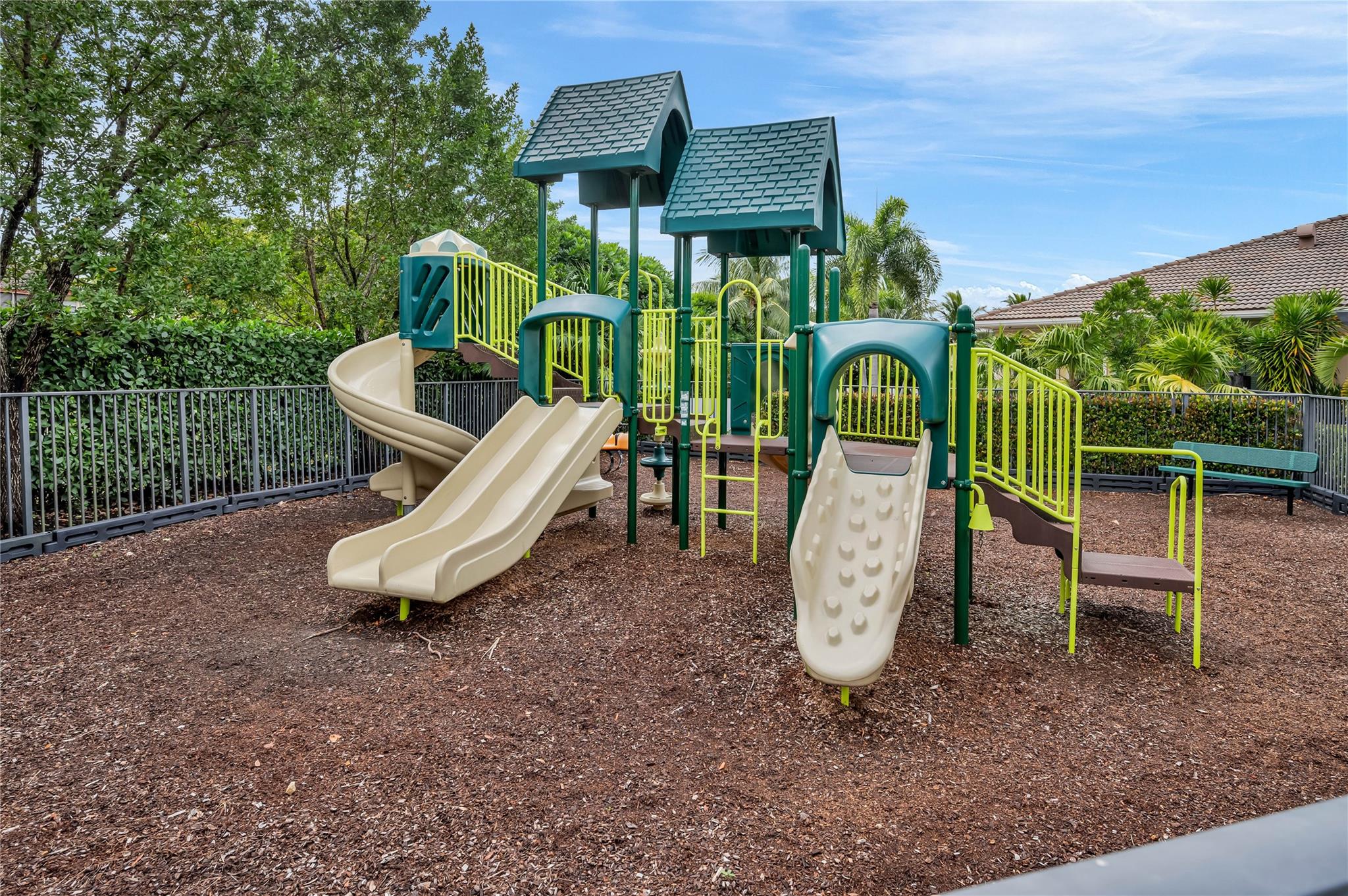 Coral Lago - Residential Lease