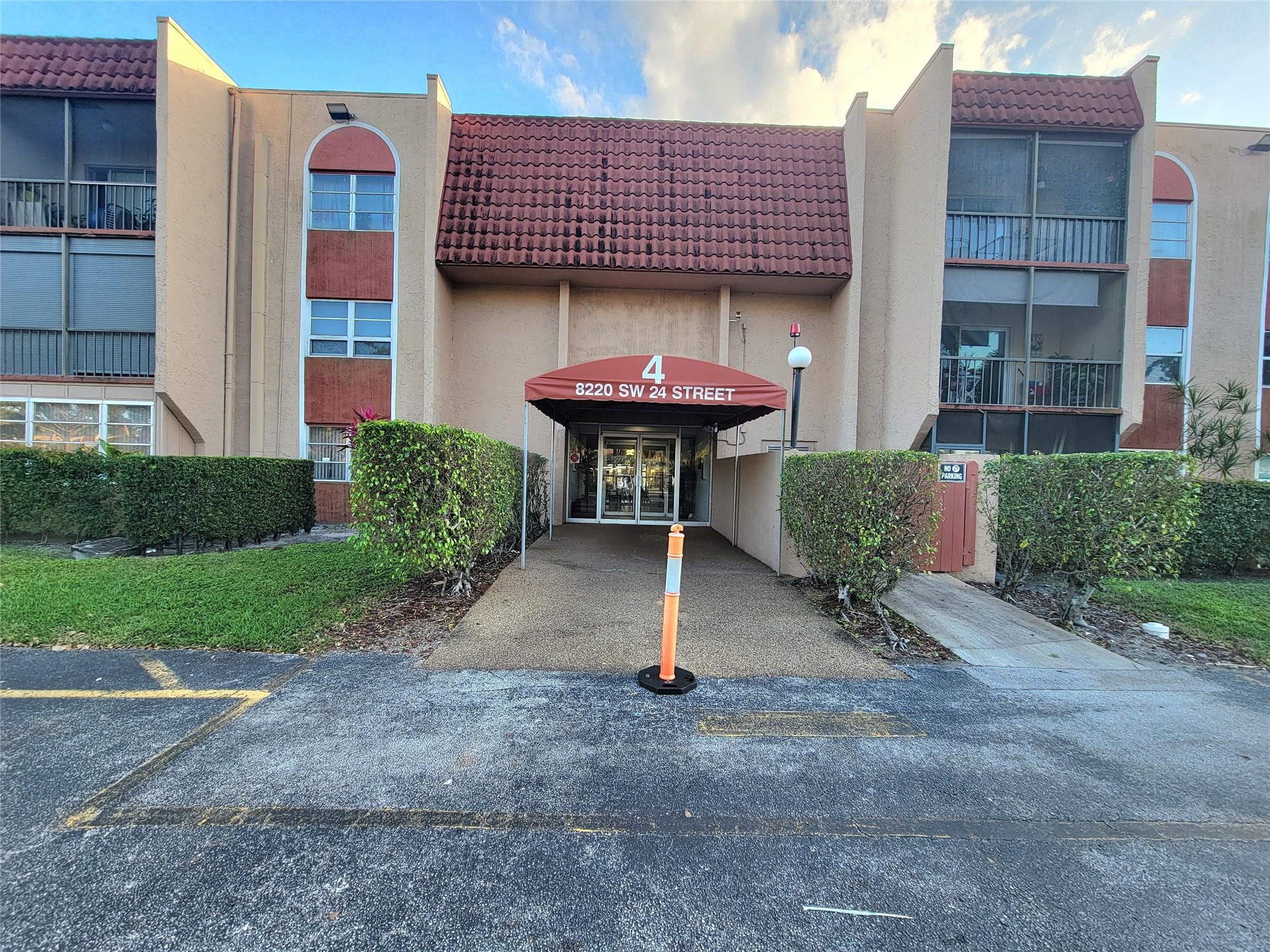 Oakbrook Village - Residential