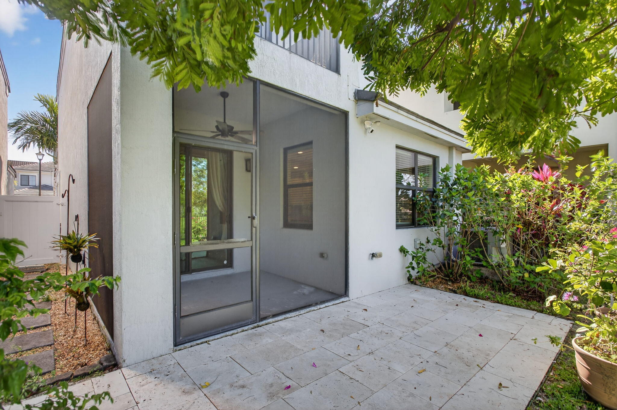 RESIDENCES AT PALM AIRE - Residential