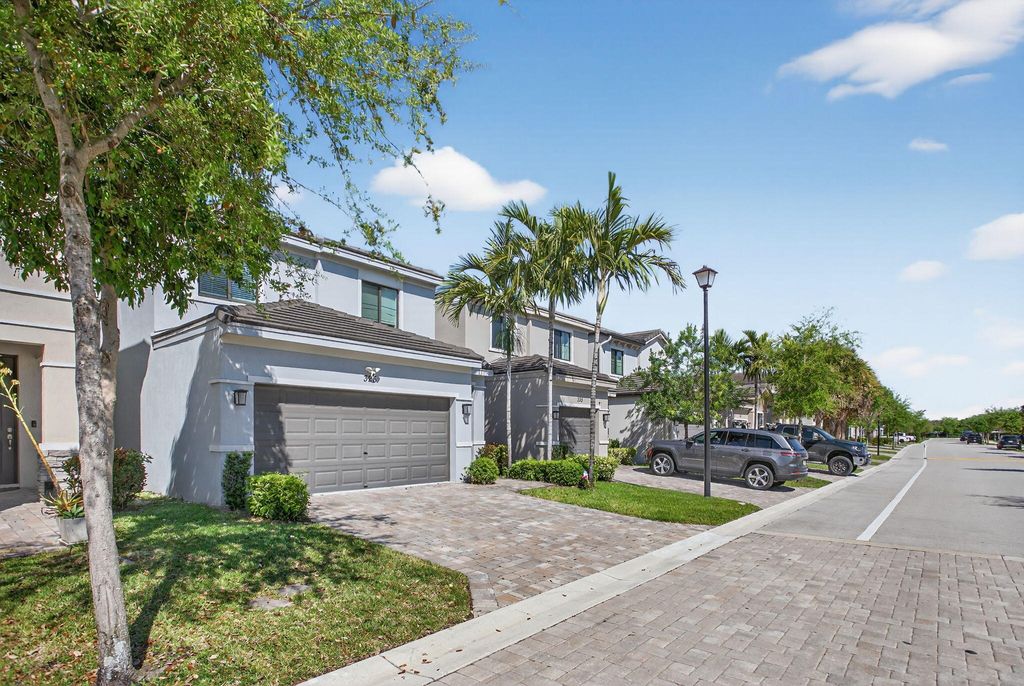 Photo of 325 NW 33rd Lane, Pompano Beach, FL 33069 (MLS # B26006168)