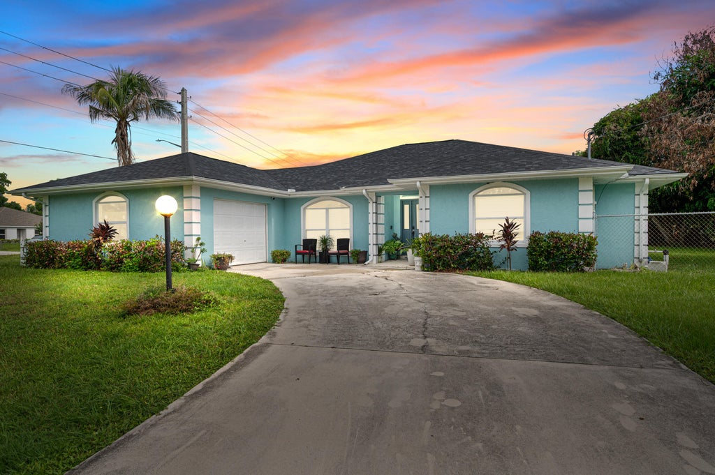 Photo of 2961 SE LANDER Avenue, Port Saint Lucie, FL 34952 (MLS # B26058497)