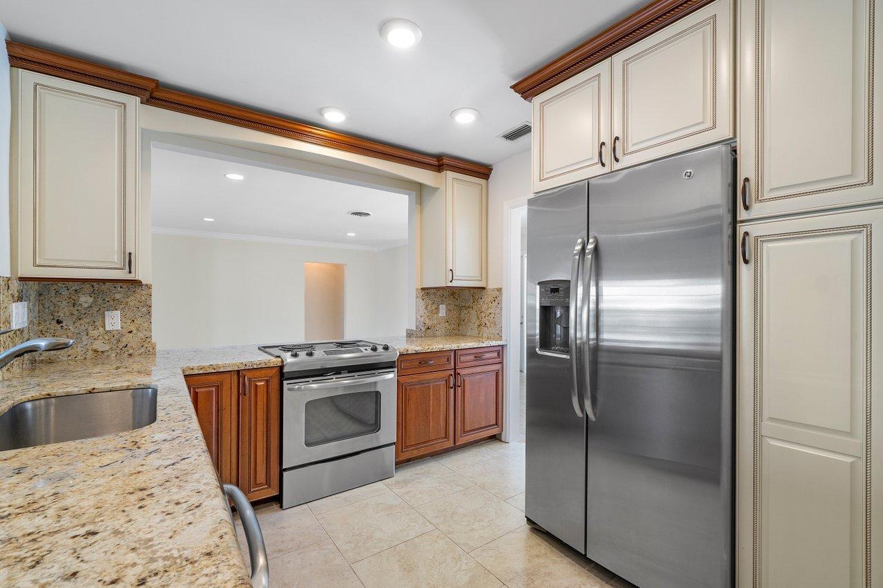 COVE 2ND SEC - Residential