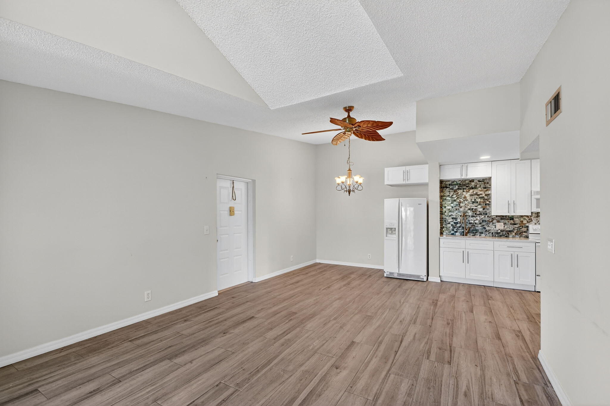 PINE RIDGE NORTH VILLAGE IV CONDO - Residential Lease