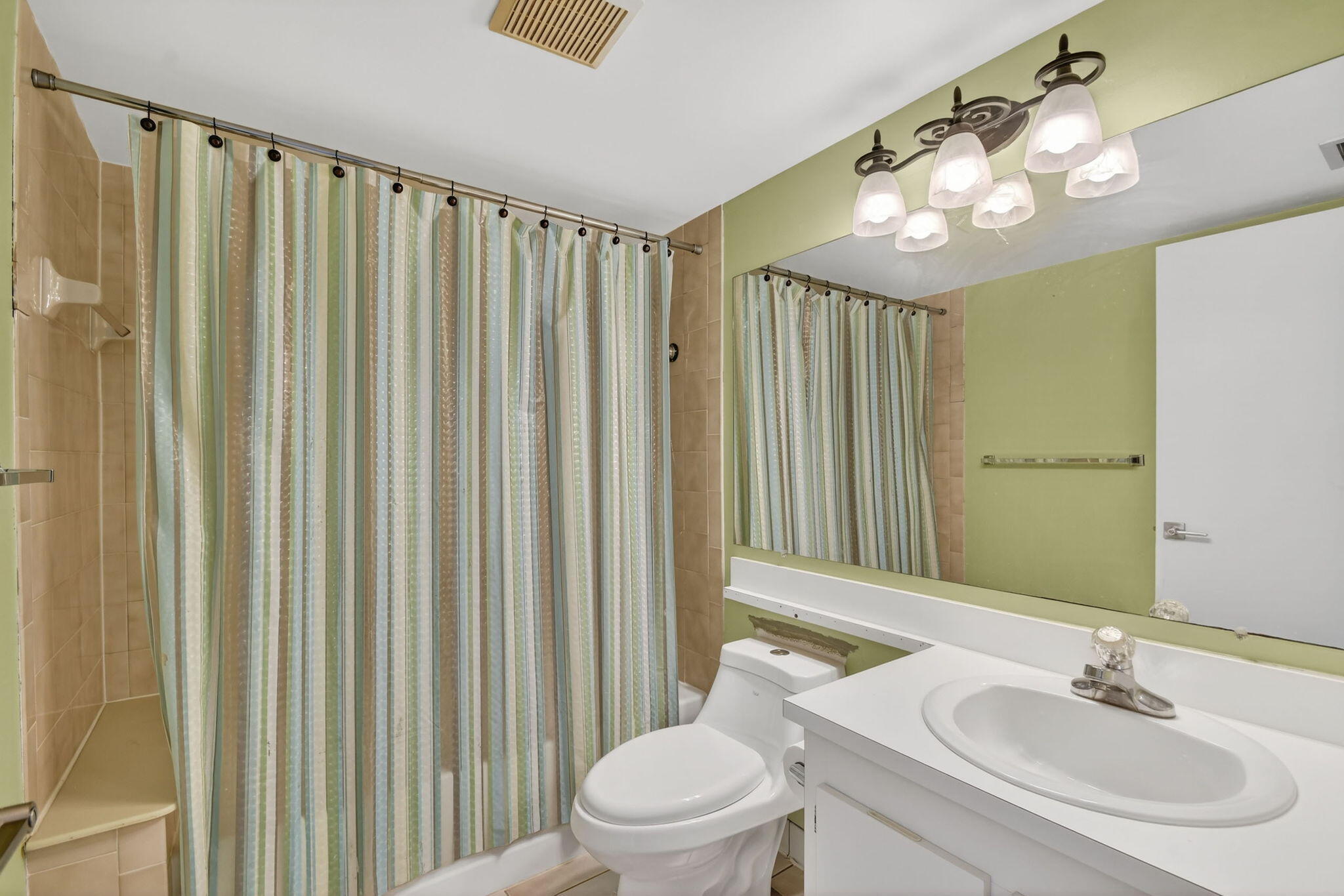 PINE RIDGE NORTH VILLAGE IV CONDO - Residential Lease