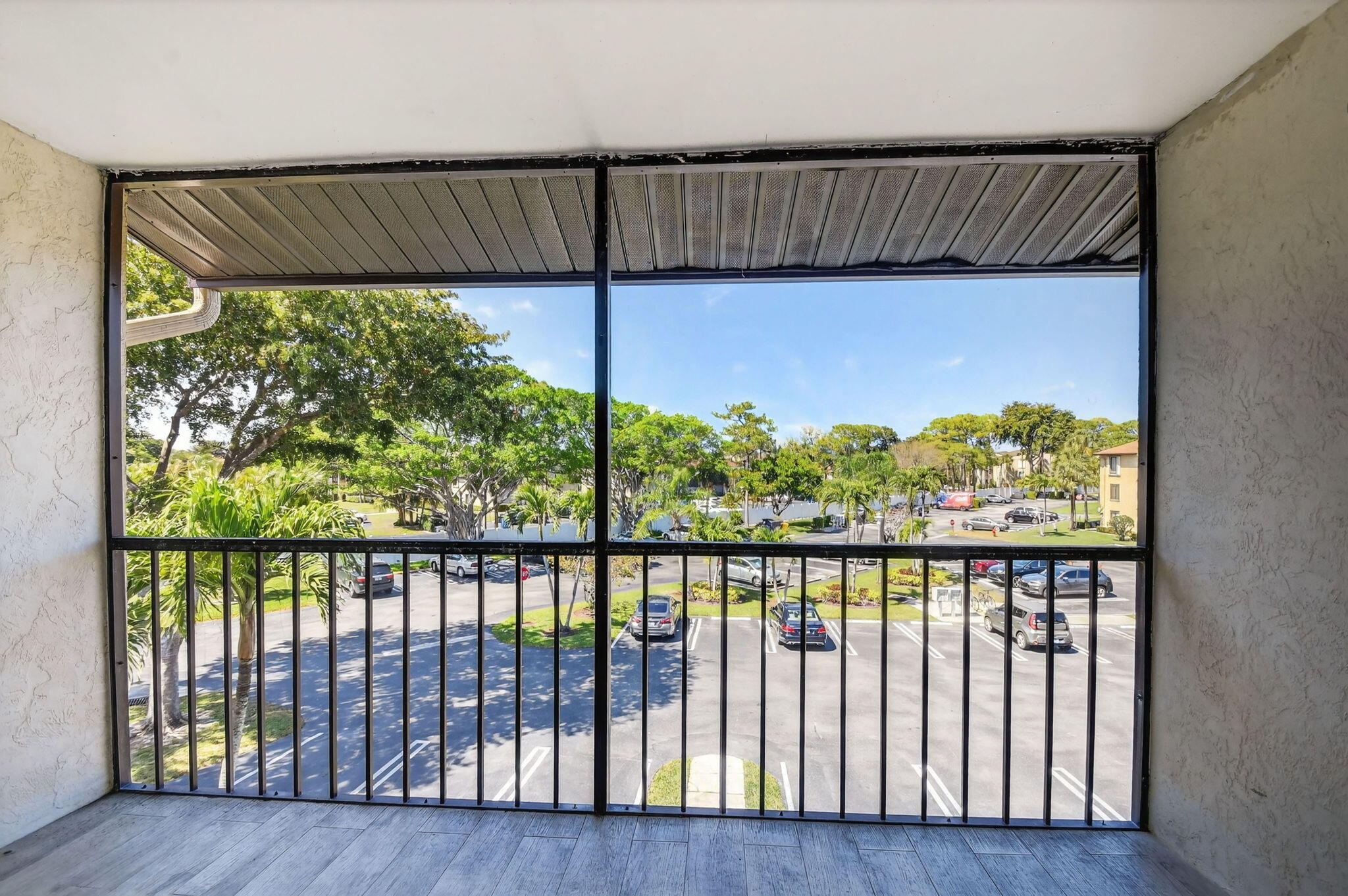 PINE RIDGE NORTH VILLAGE IV CONDO - Residential Lease