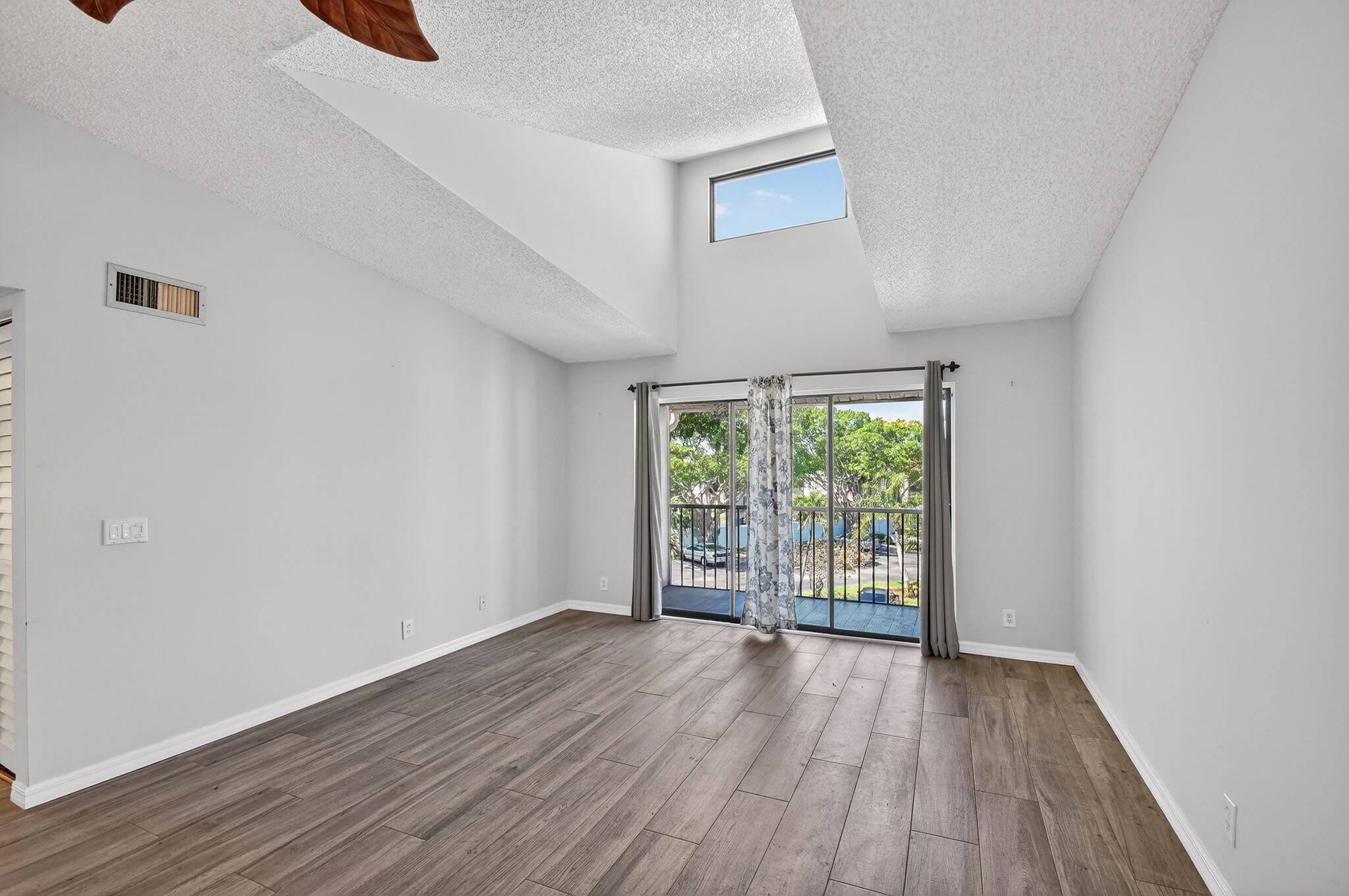 PINE RIDGE NORTH VILLAGE IV CONDO - Residential Lease