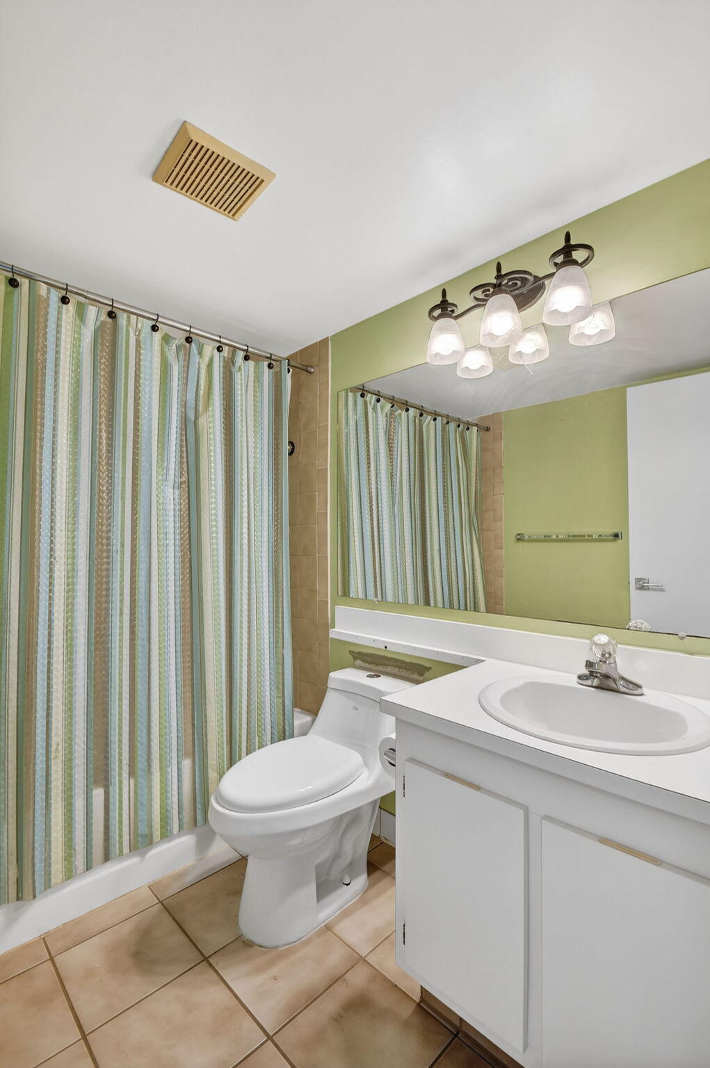 PINE RIDGE NORTH VILLAGE IV CONDO - Residential Lease