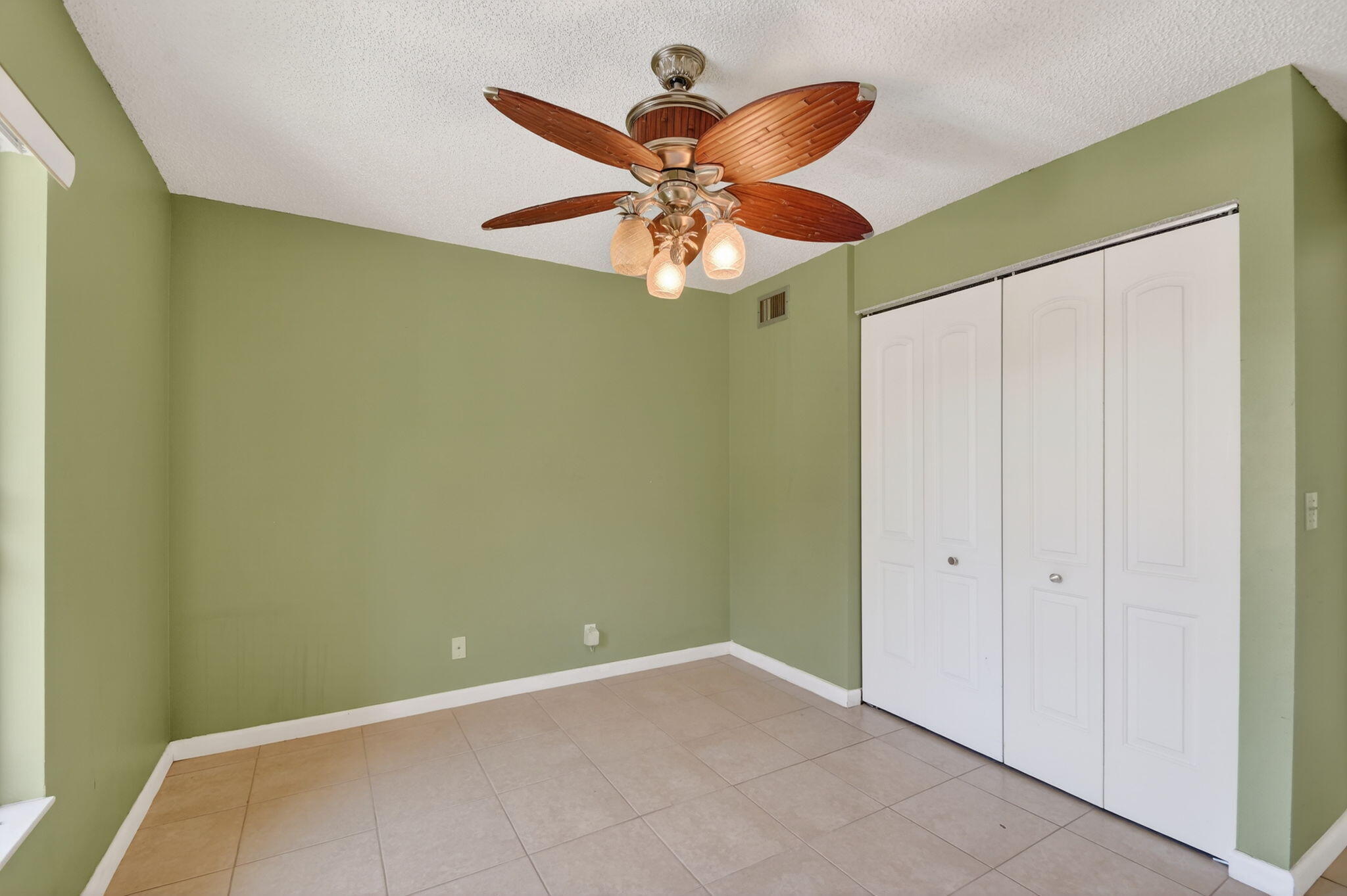 PINE RIDGE NORTH VILLAGE IV CONDO - Residential Lease