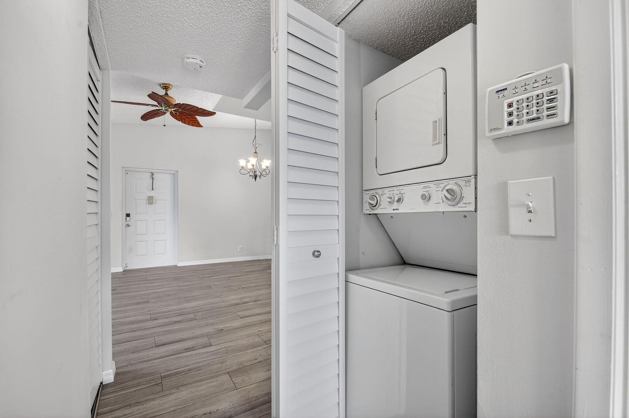 PINE RIDGE NORTH VILLAGE IV CONDO - Residential Lease