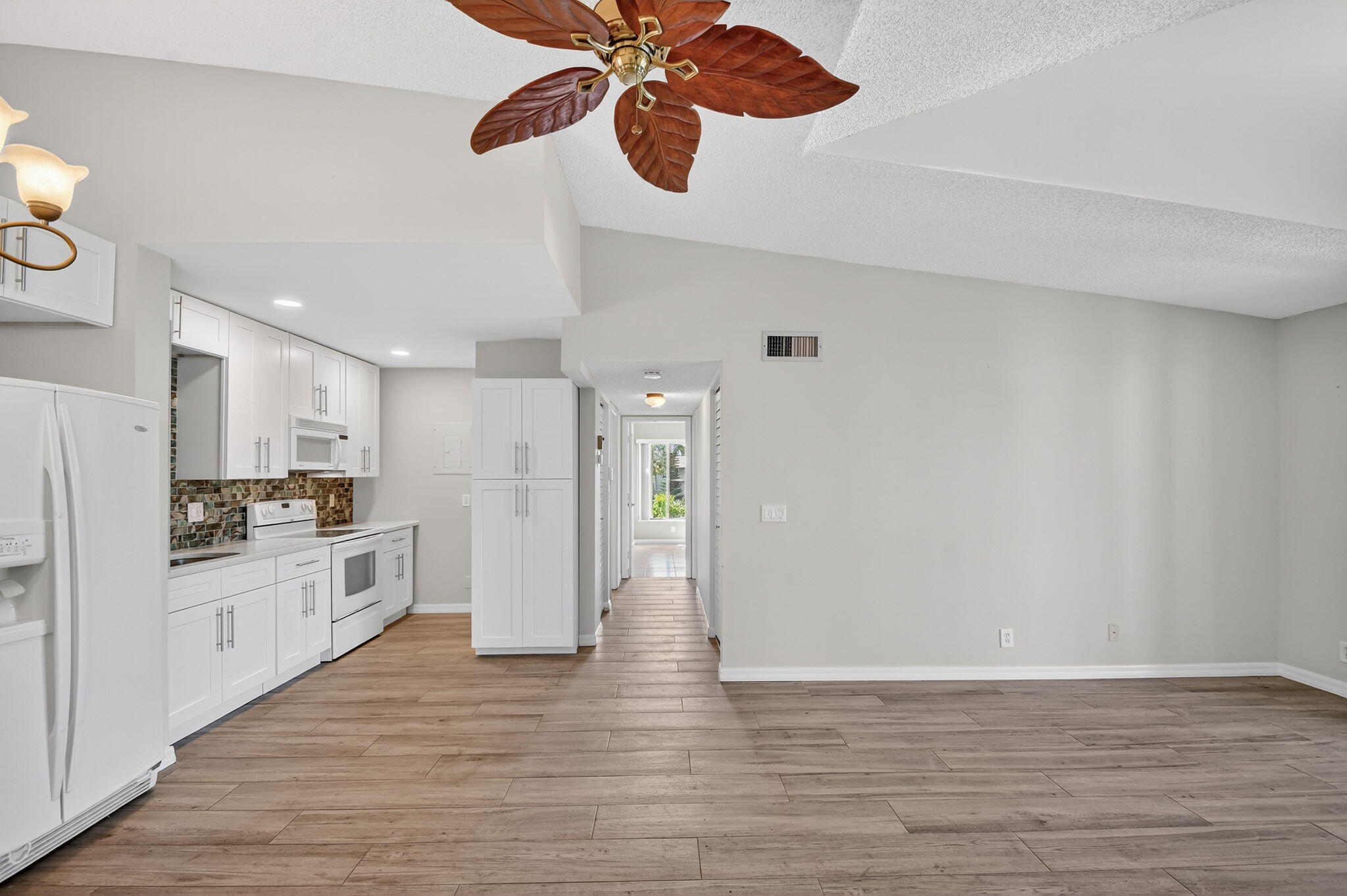 PINE RIDGE NORTH VILLAGE IV CONDO - Residential Lease