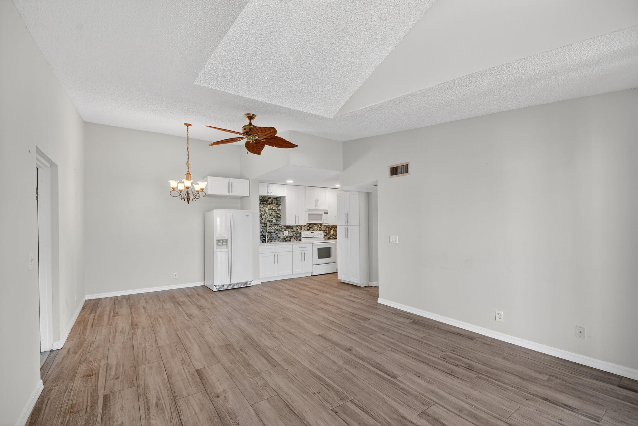 PINE RIDGE NORTH VILLAGE IV CONDO - Residential Lease