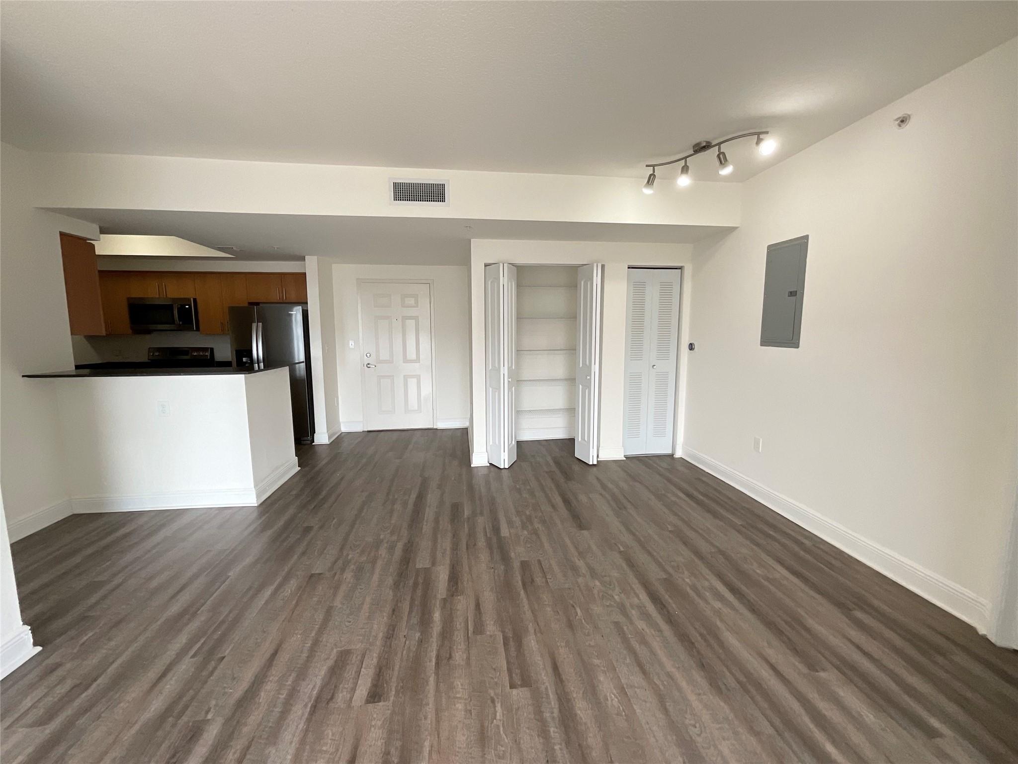 9357 SW 77 Ave 57-303