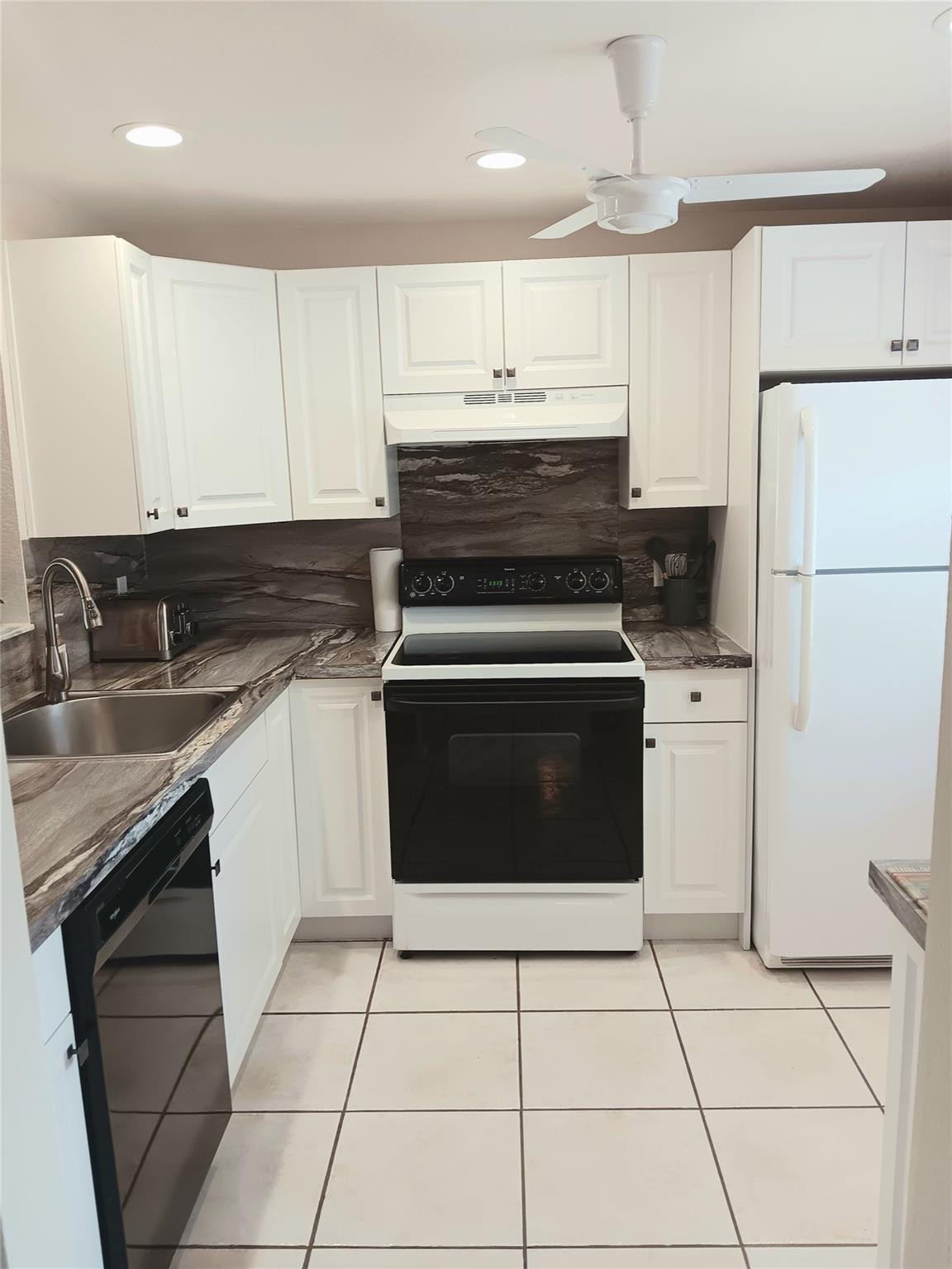 1035 Country Club Drive 206