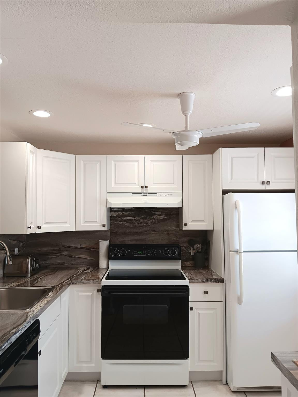 Oriole Golf & Tennis 2 - Residential