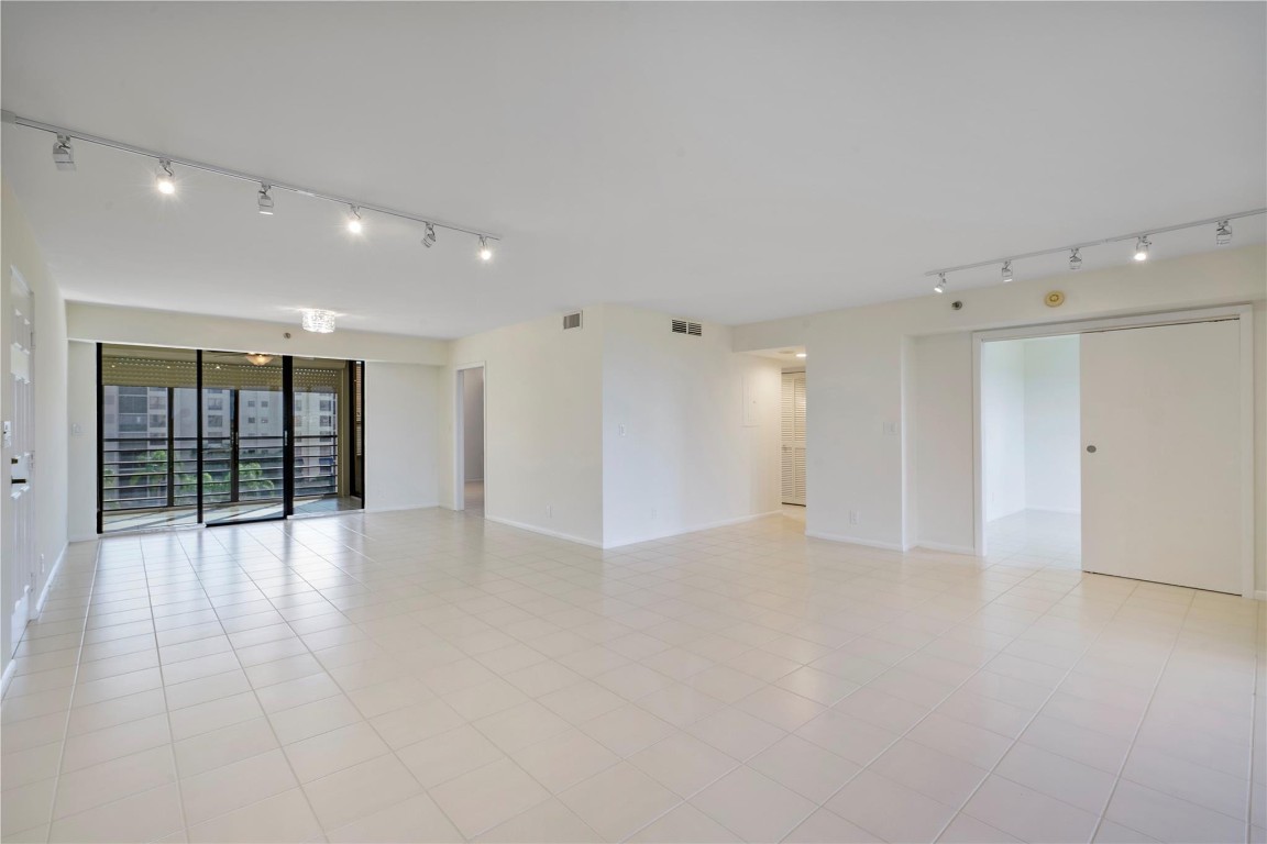 REGENCY AT BOCA POINTE - Residential