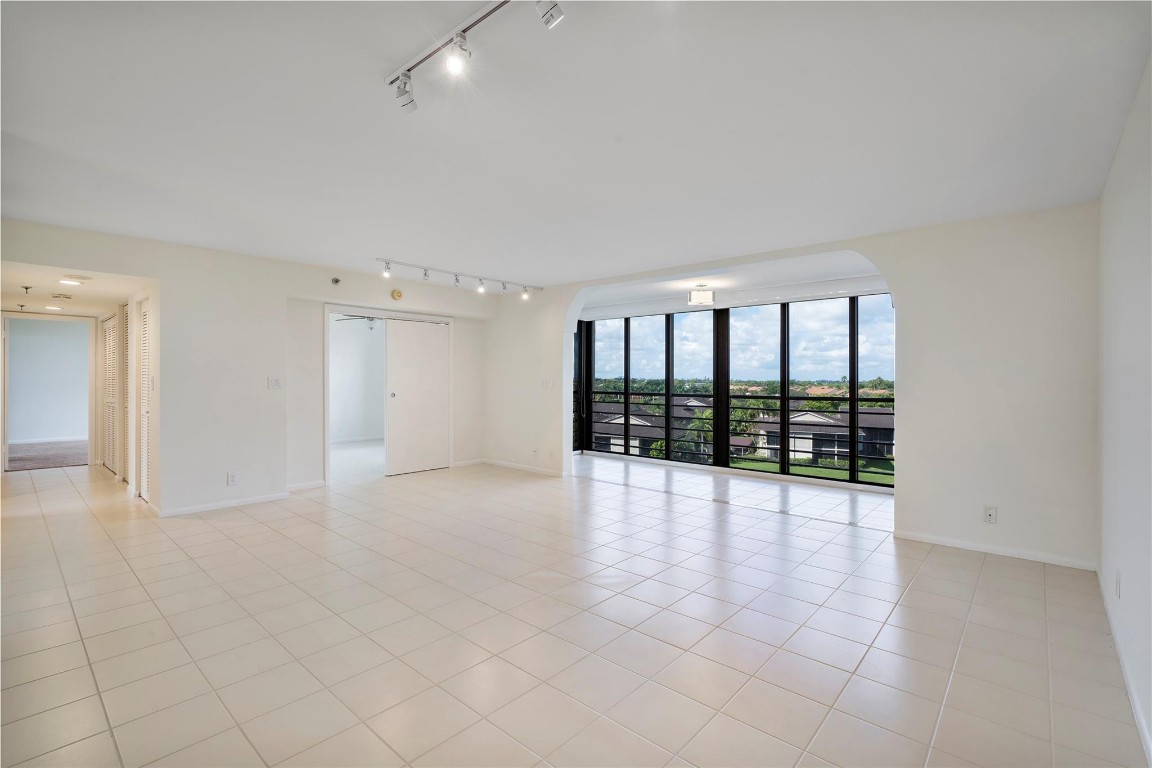 REGENCY AT BOCA POINTE - Residential