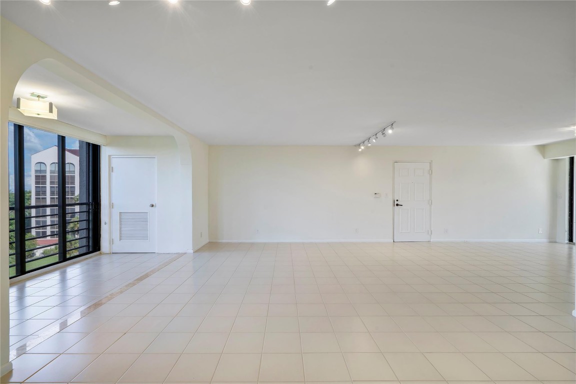 REGENCY AT BOCA POINTE - Residential