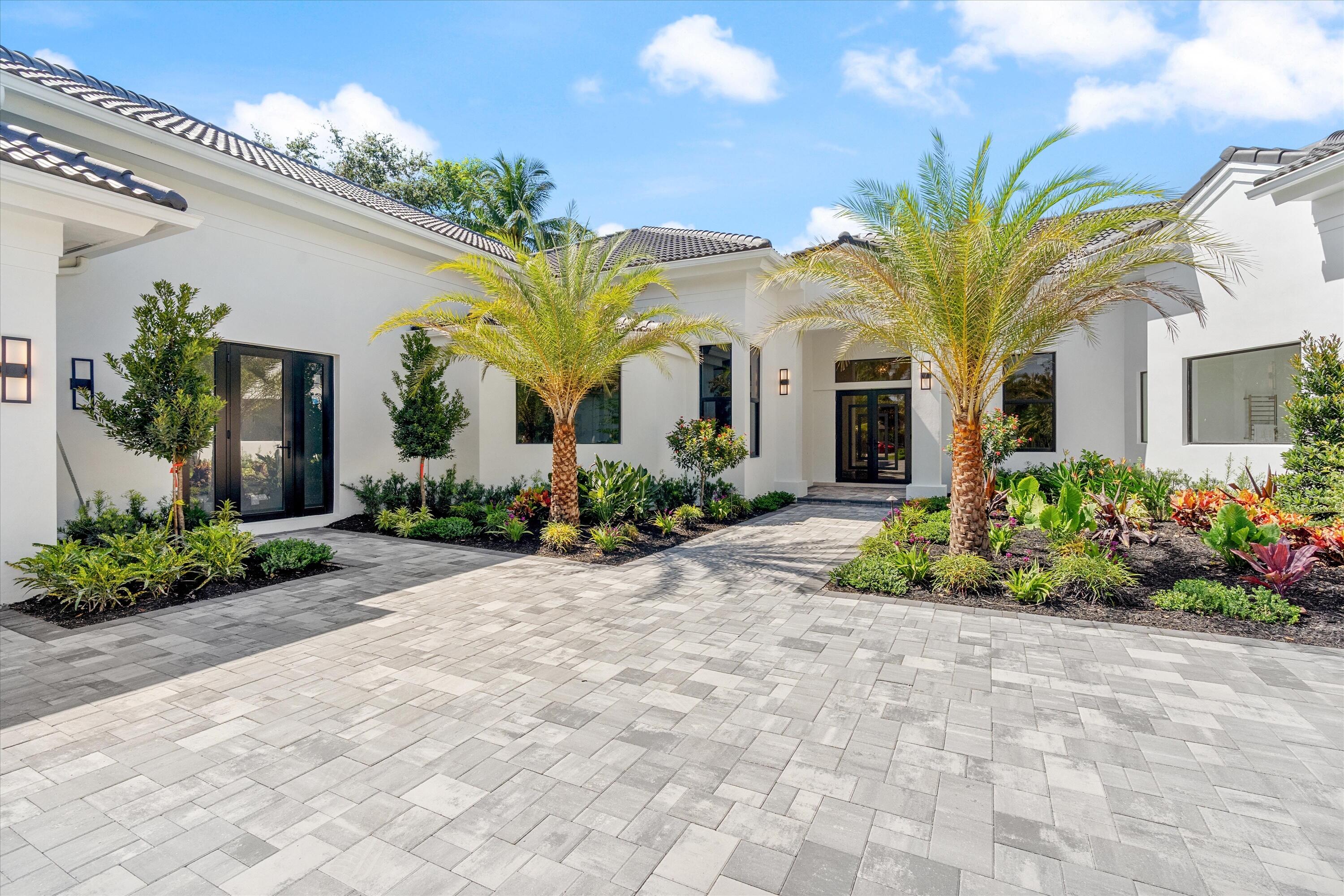2525 Seminole Circle