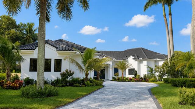 2525 Seminole Circle