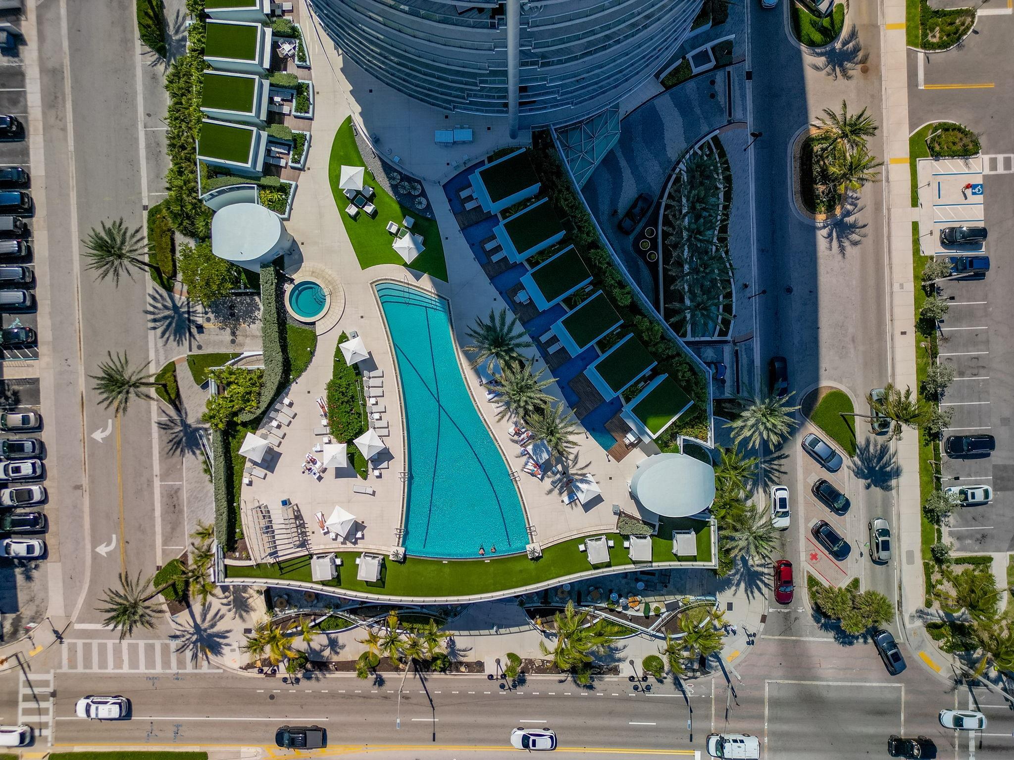 PARAMOUNT - Residential