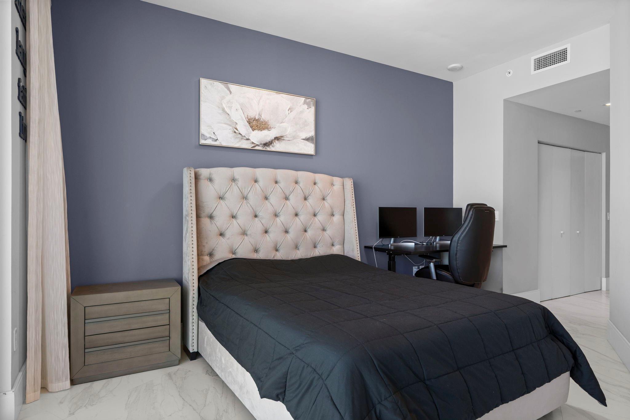 PARAMOUNT - Residential