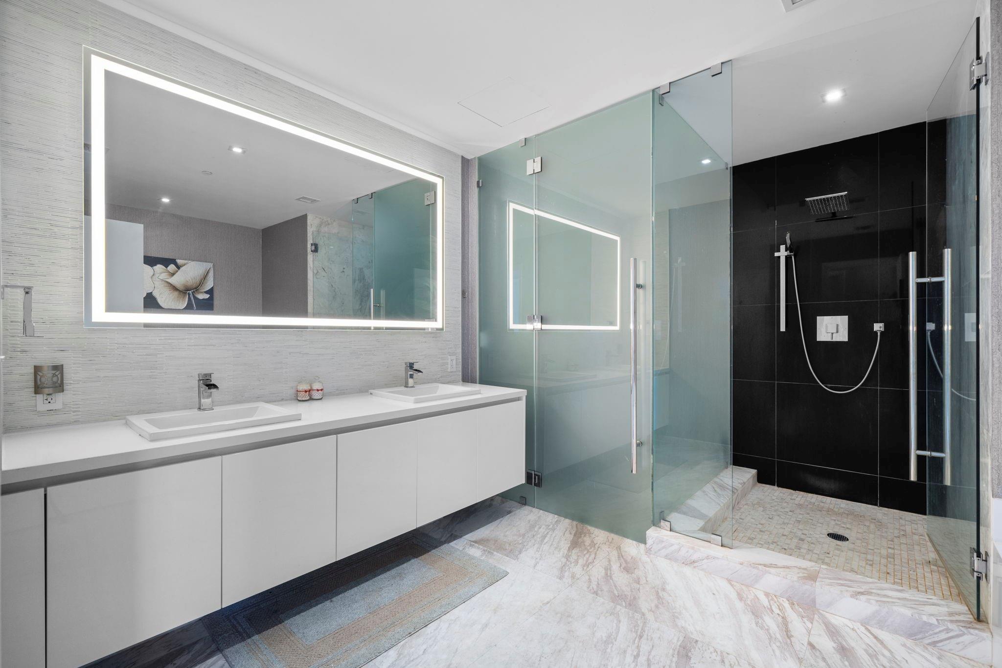 PARAMOUNT - Residential