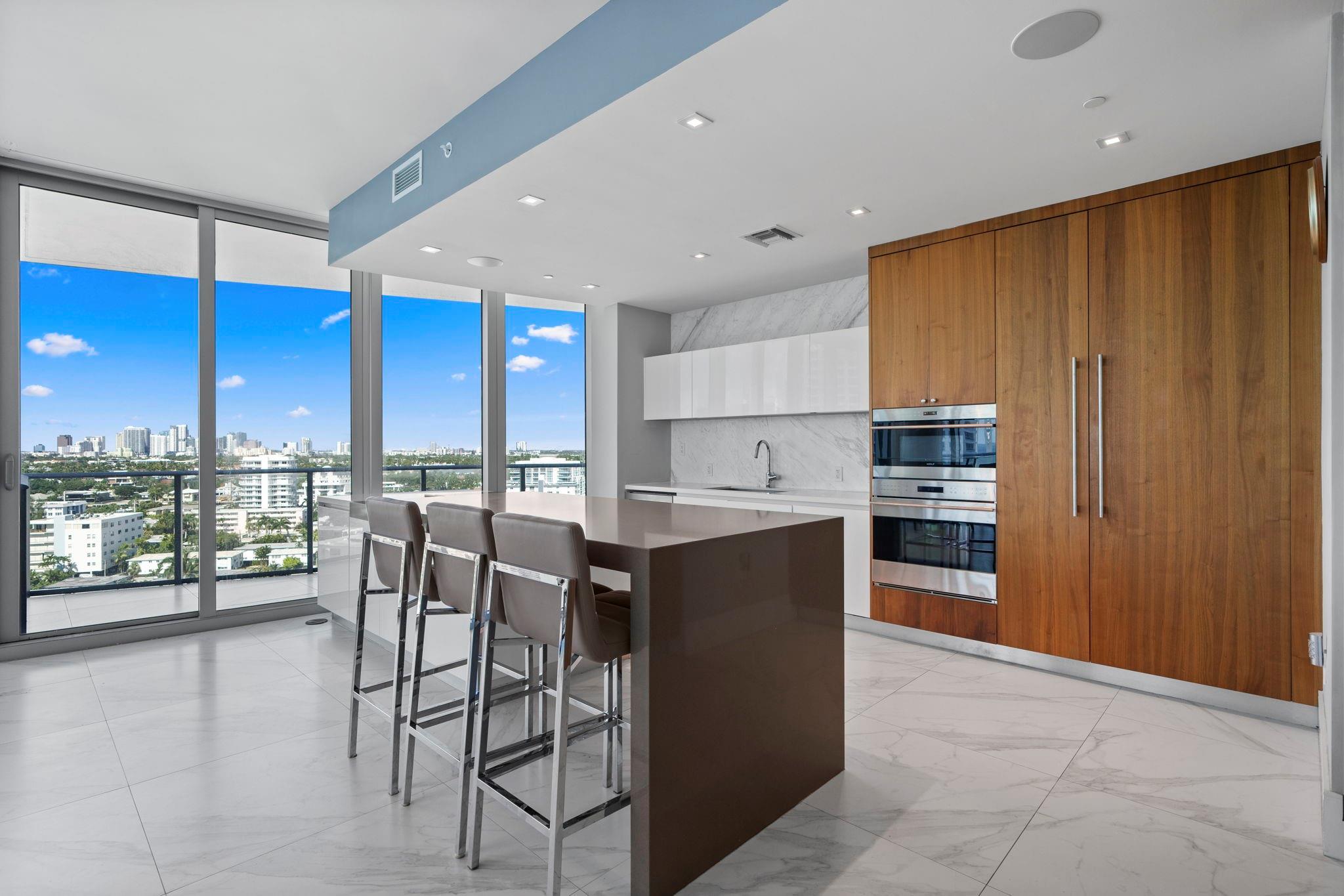 PARAMOUNT - Residential