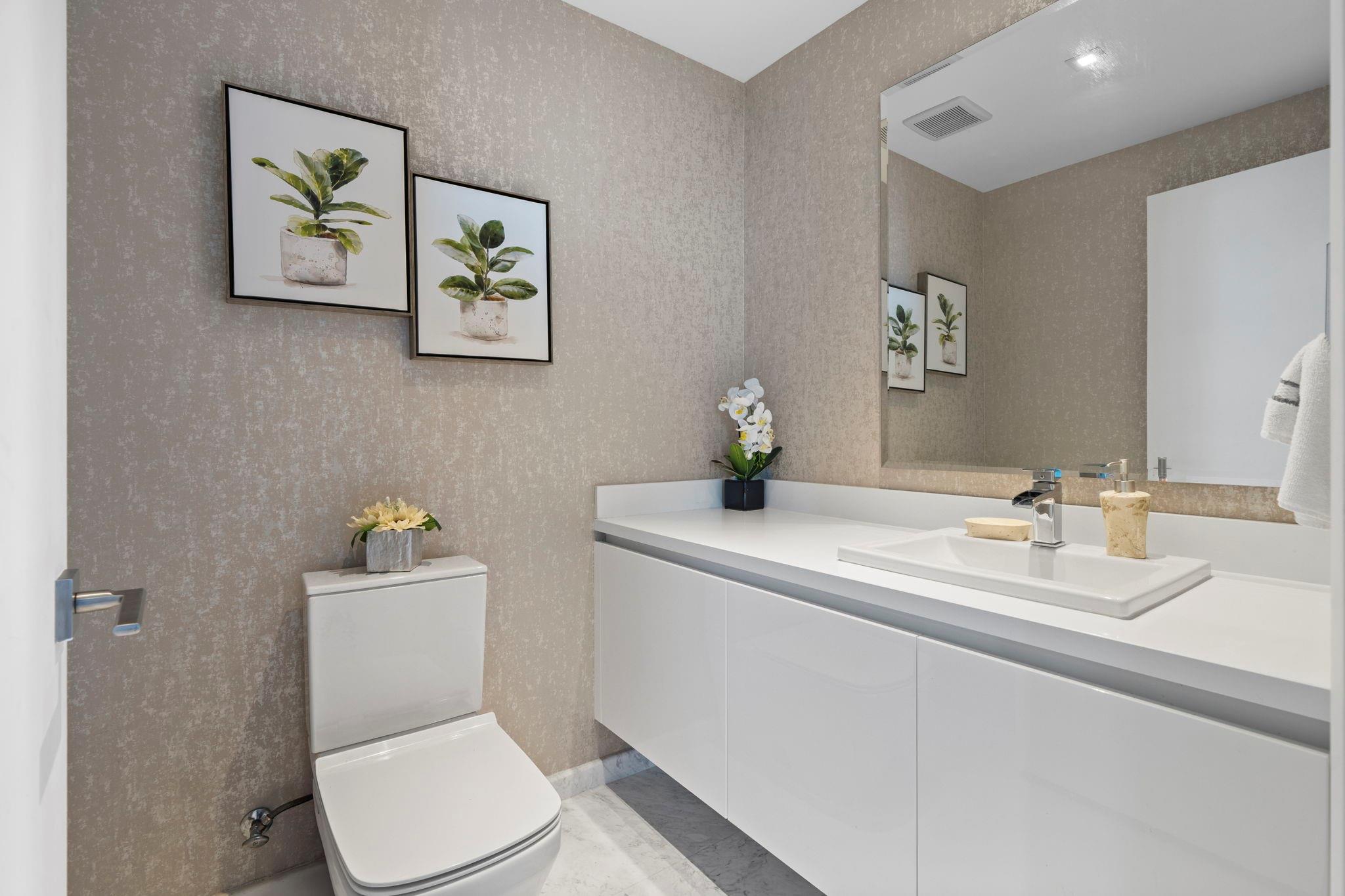 PARAMOUNT - Residential