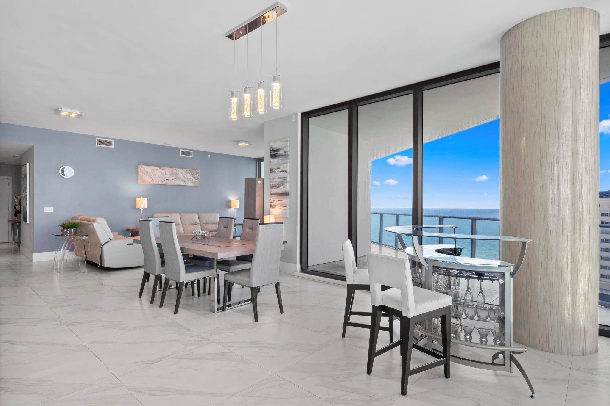 PARAMOUNT - Residential