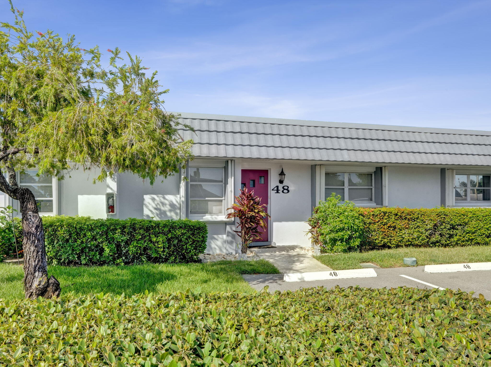 2886 Fernley Drive E 48