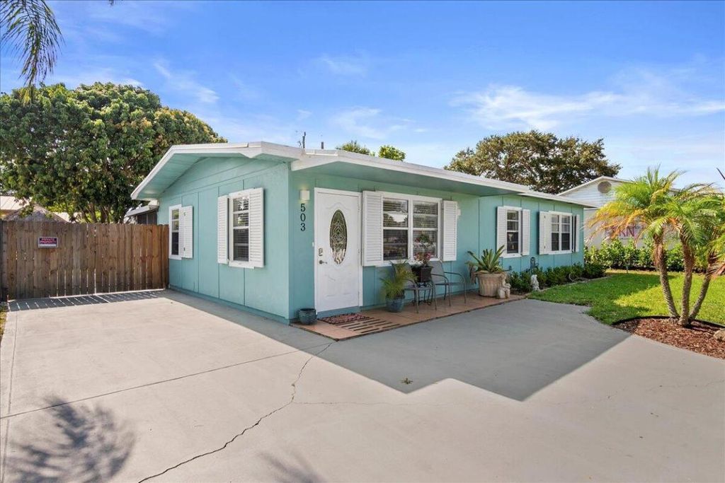 Photo of 503 N Pennock Lane, Jupiter, FL 33458 (MLS # R10941768)