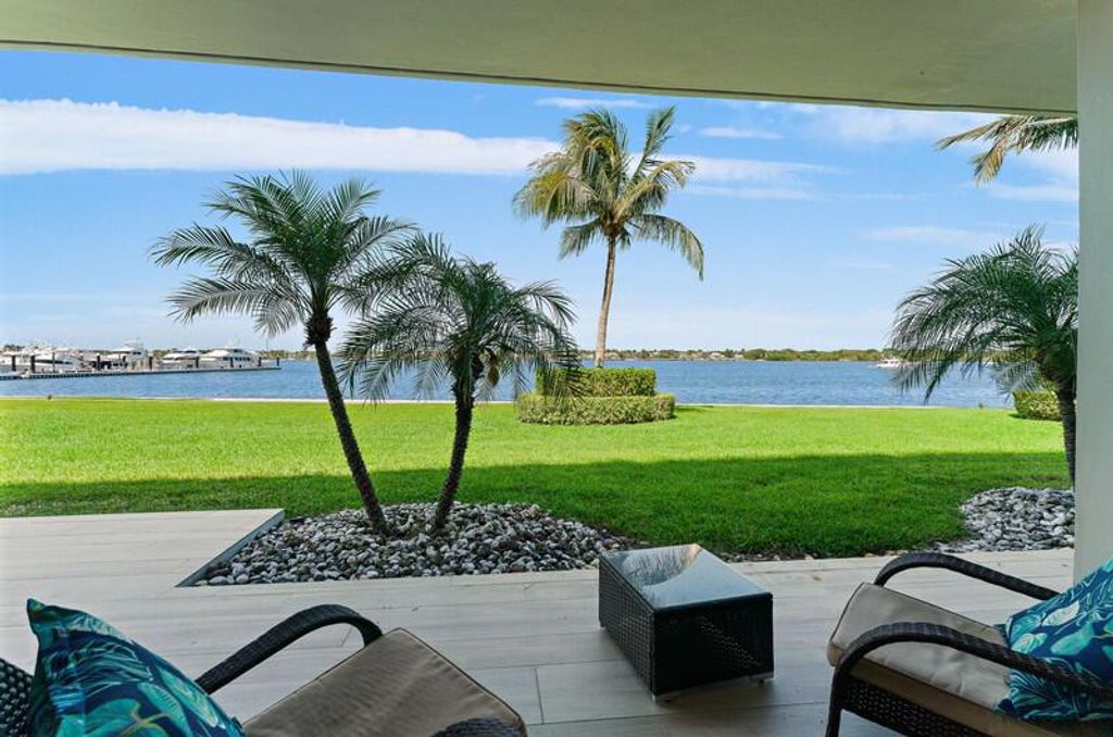 Photo of 132 Lakeshore Drive #G28-G-29, North Palm Beach, FL 33408 (MLS # R10987159)