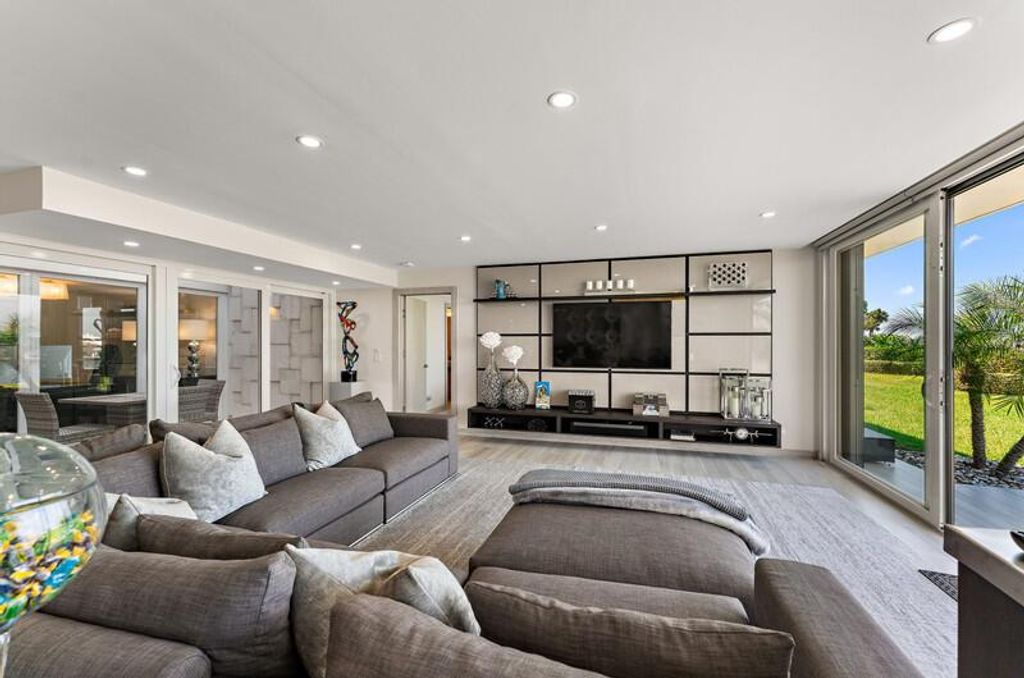 Photo of 132 Lakeshore Drive #G28-G-29, North Palm Beach, FL 33408 (MLS # R10987159)