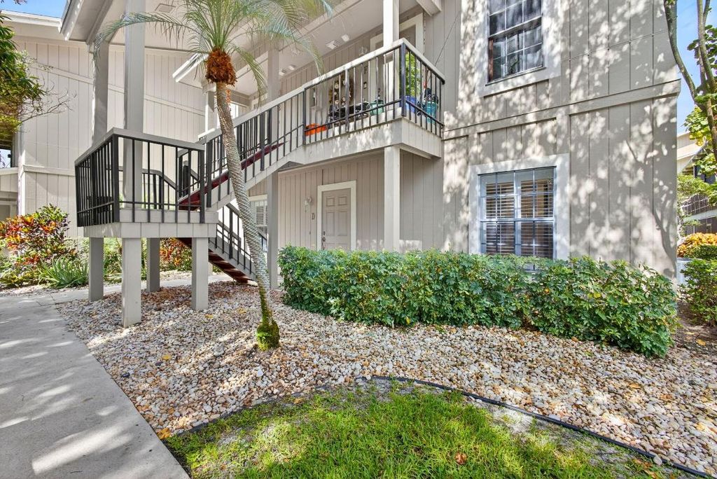 Photo of 18390 SE Wood Haven Lane #D, Jupiter, FL 33469 (MLS # R11108600)